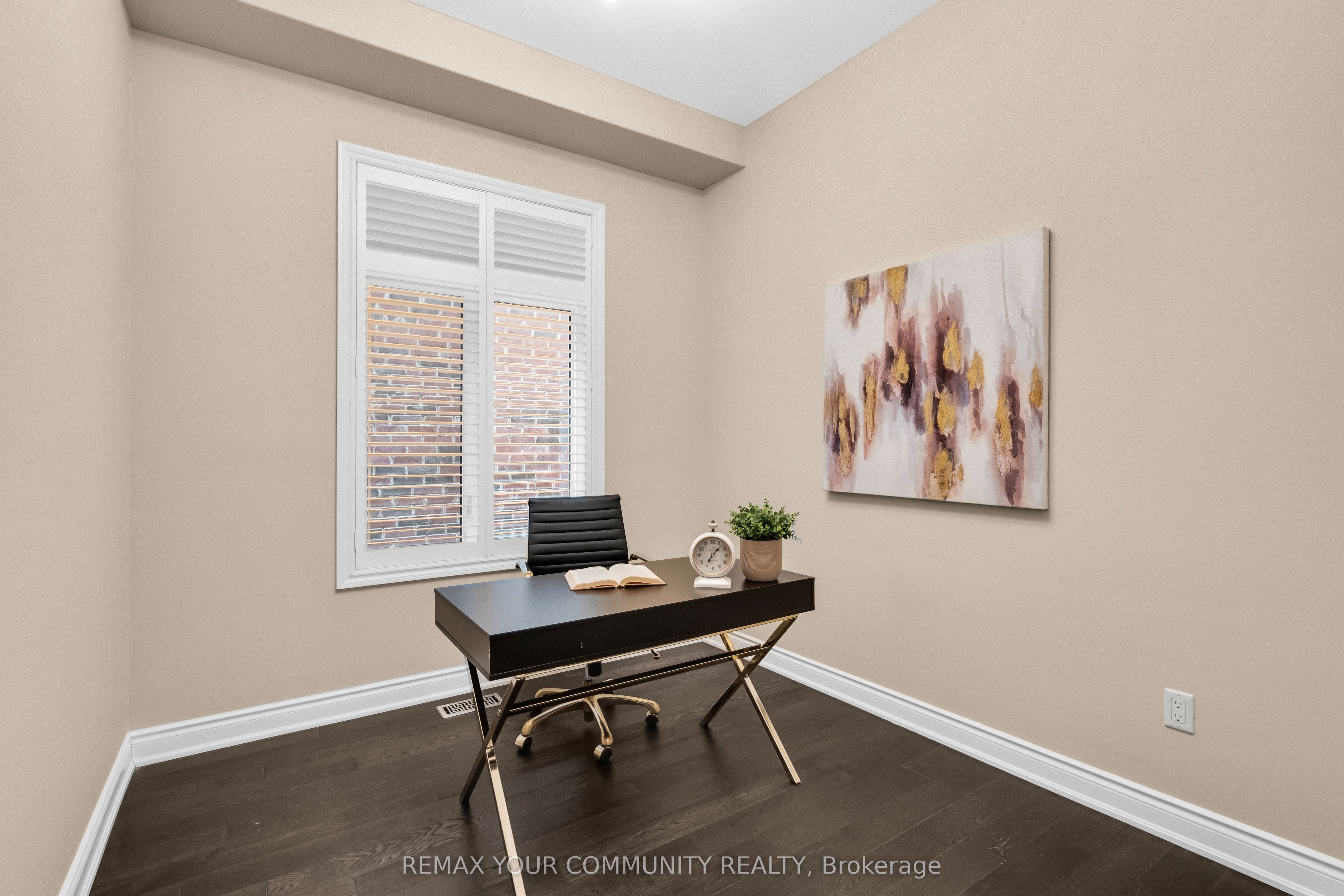 8 King Boulevard Property Photo 16