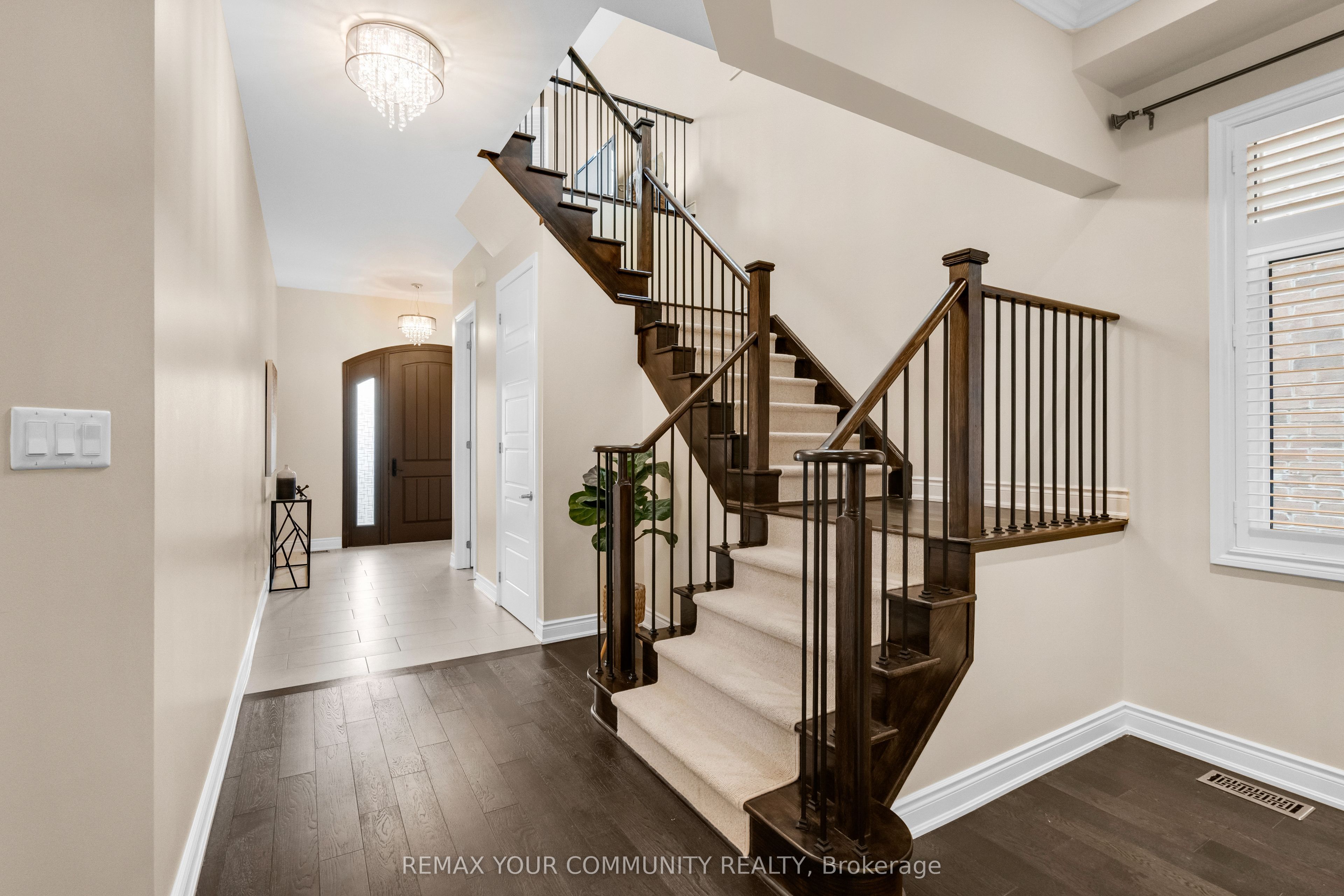 8 King Boulevard Property Photo 17