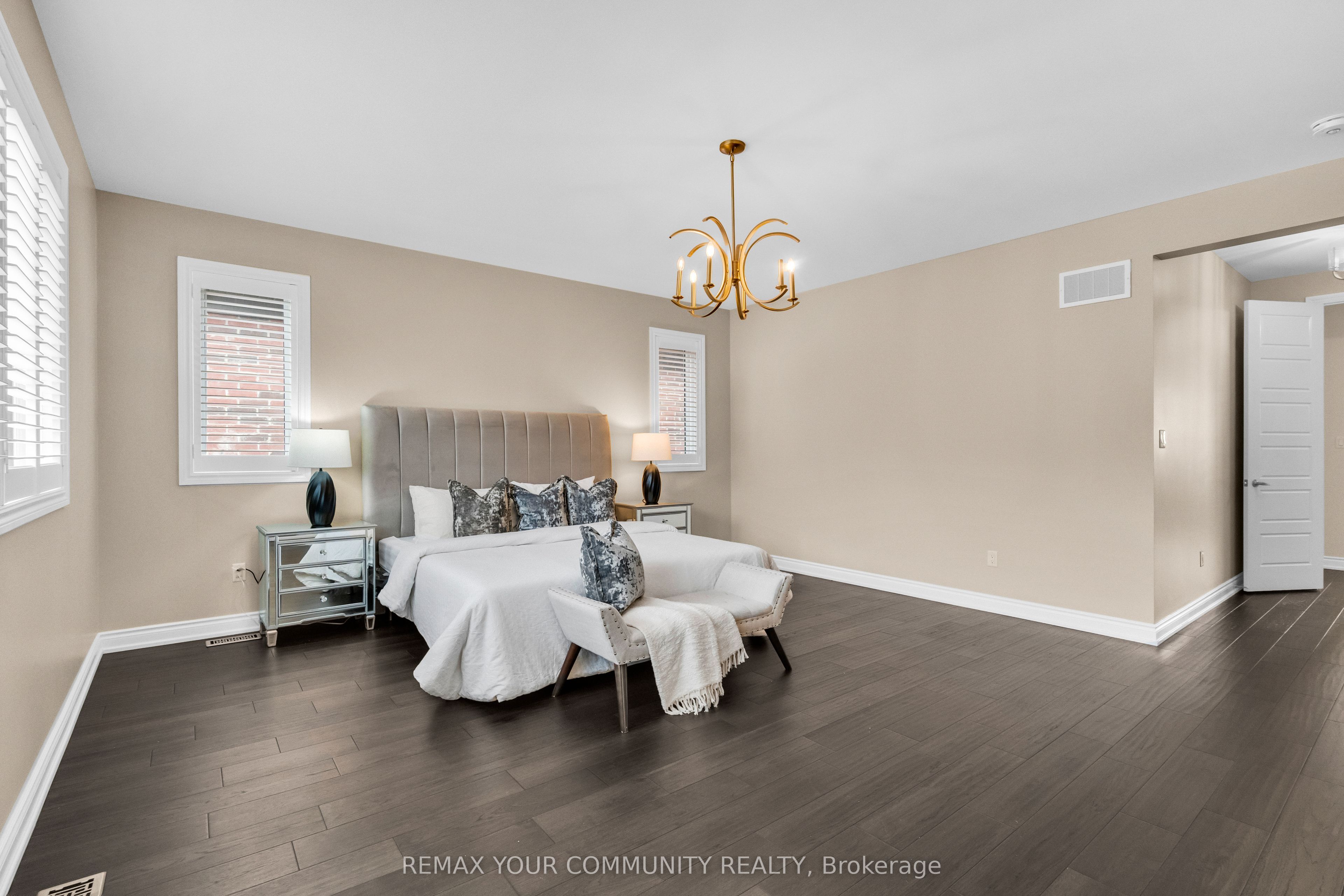 8 King Boulevard Property Photo 22