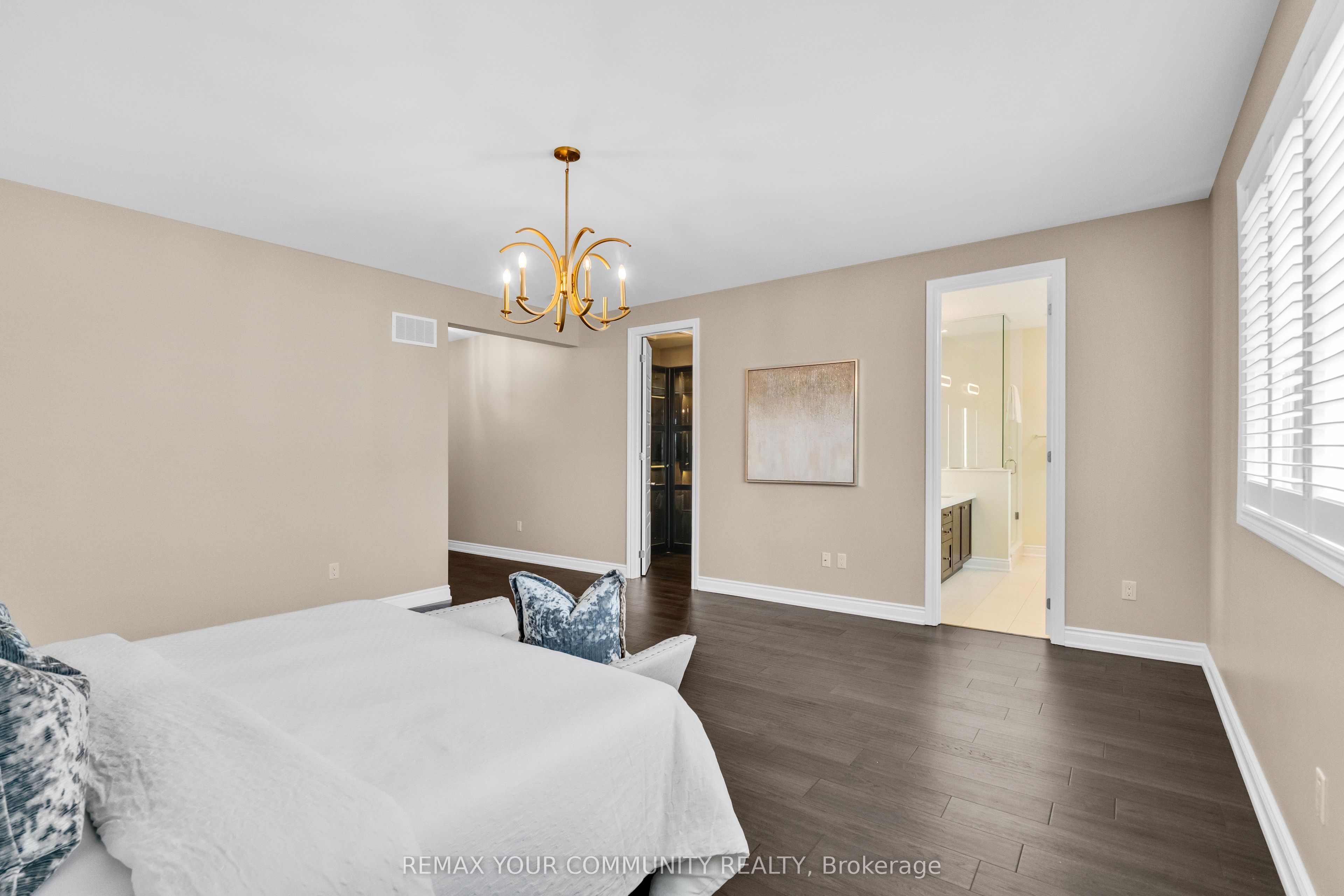 8 King Boulevard Property Photo 23