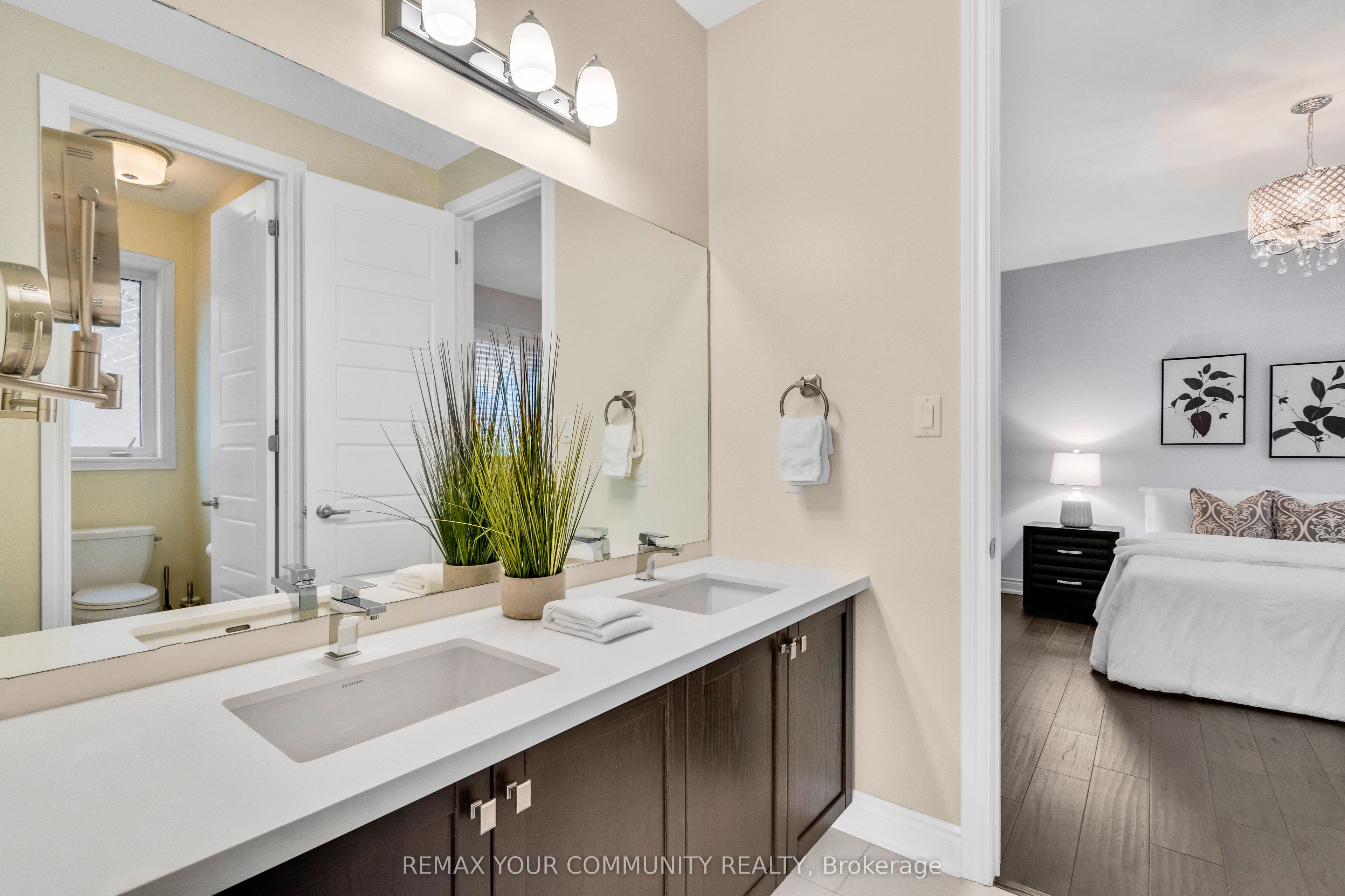 8 King Boulevard Property Photo 31