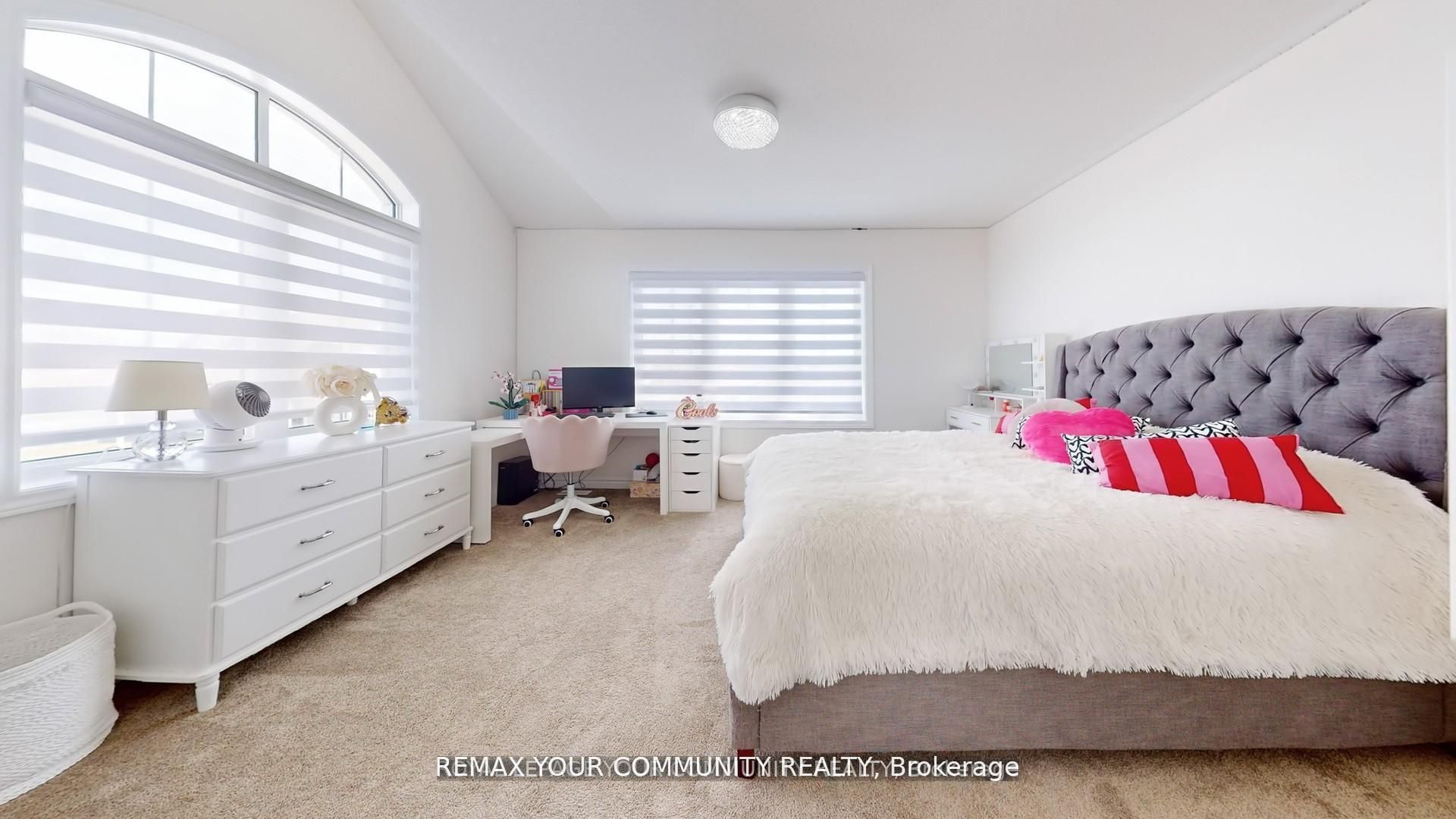 1072 Wickham Road Property Photo 29