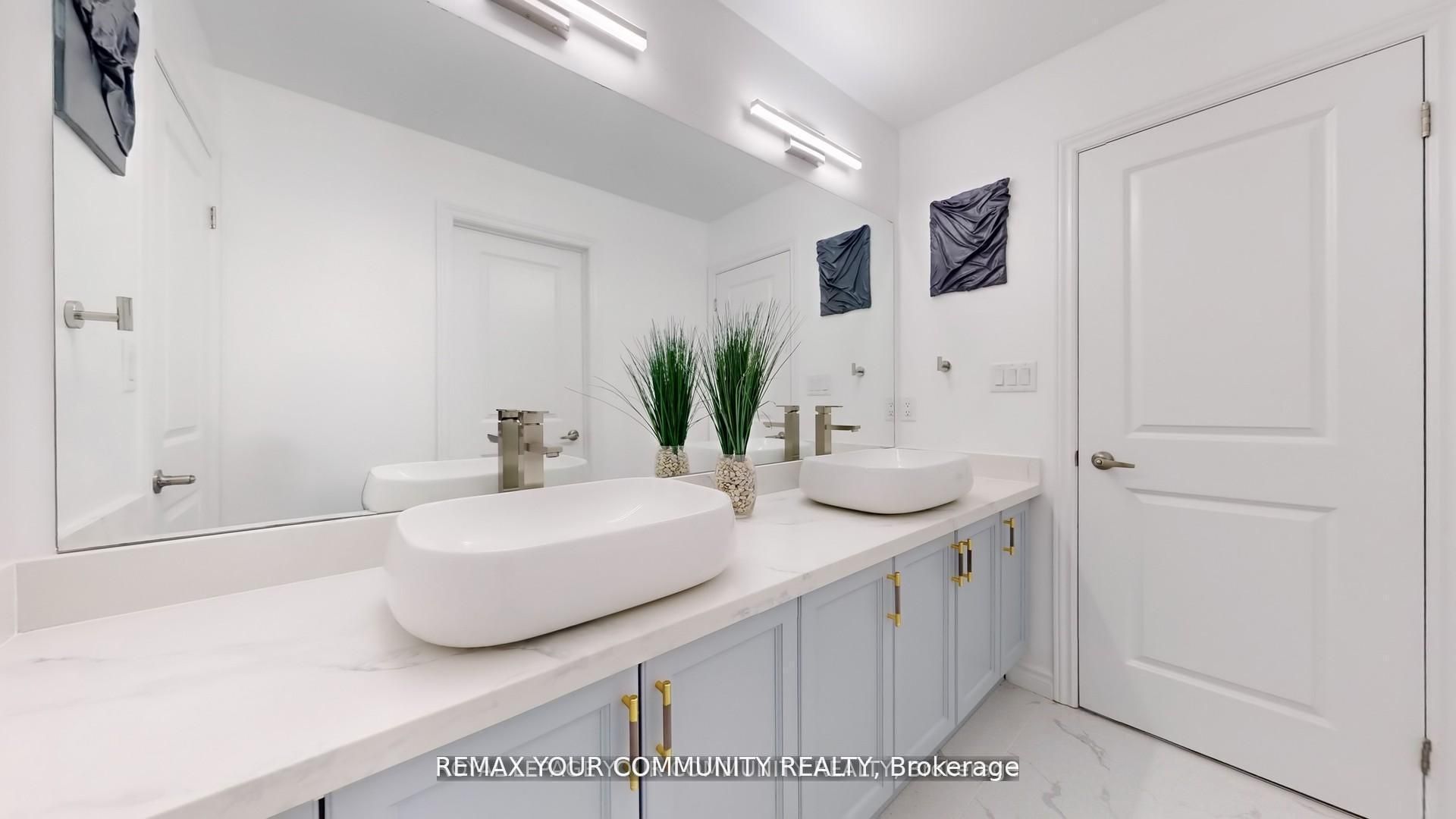 1072 Wickham Road Property Photo 31