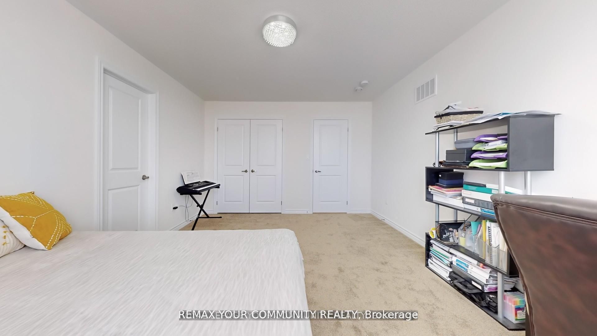 1072 Wickham Road Property Photo 33