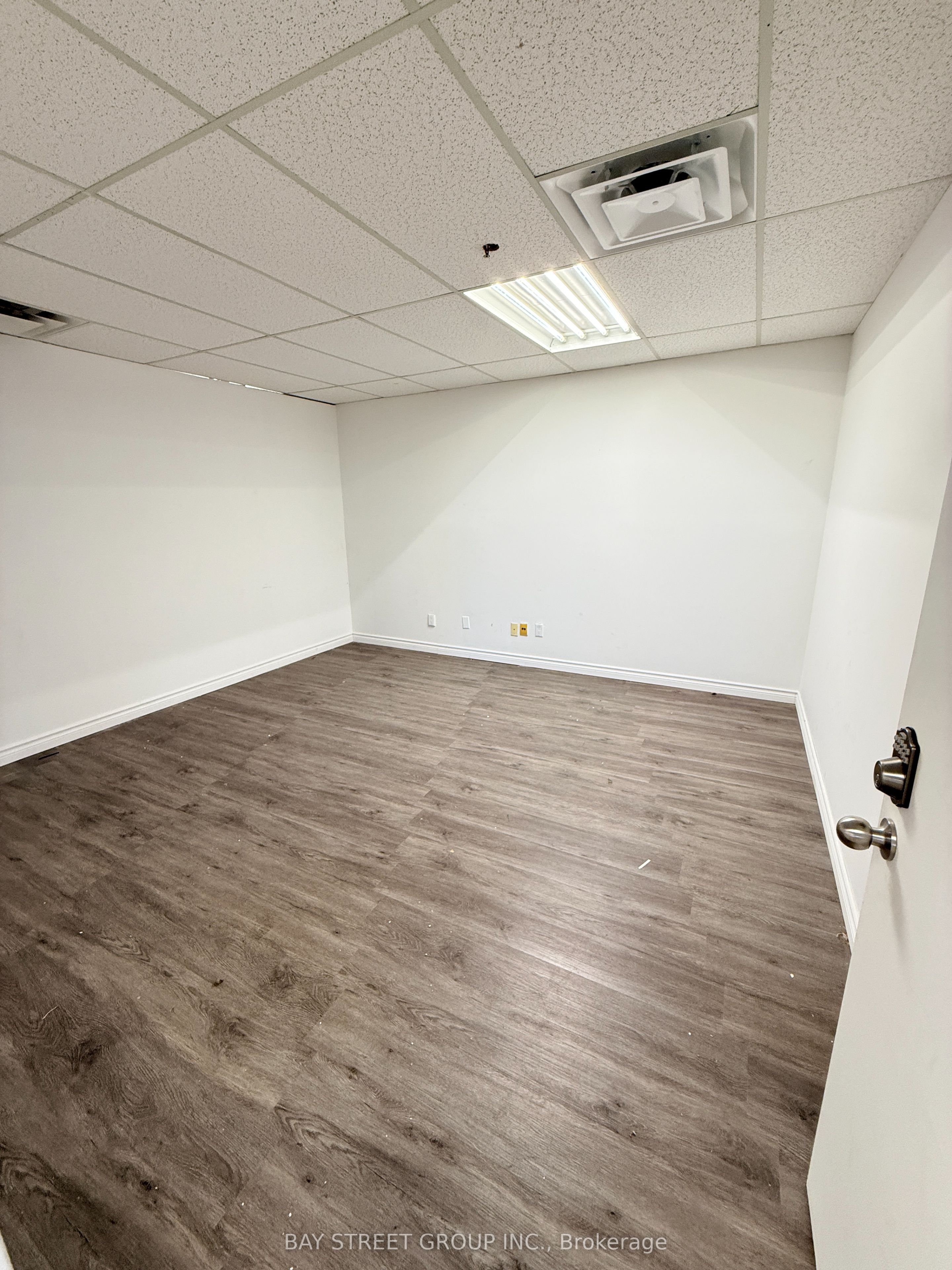 100 Steelcase Road E Unit 202 Property Photo 12