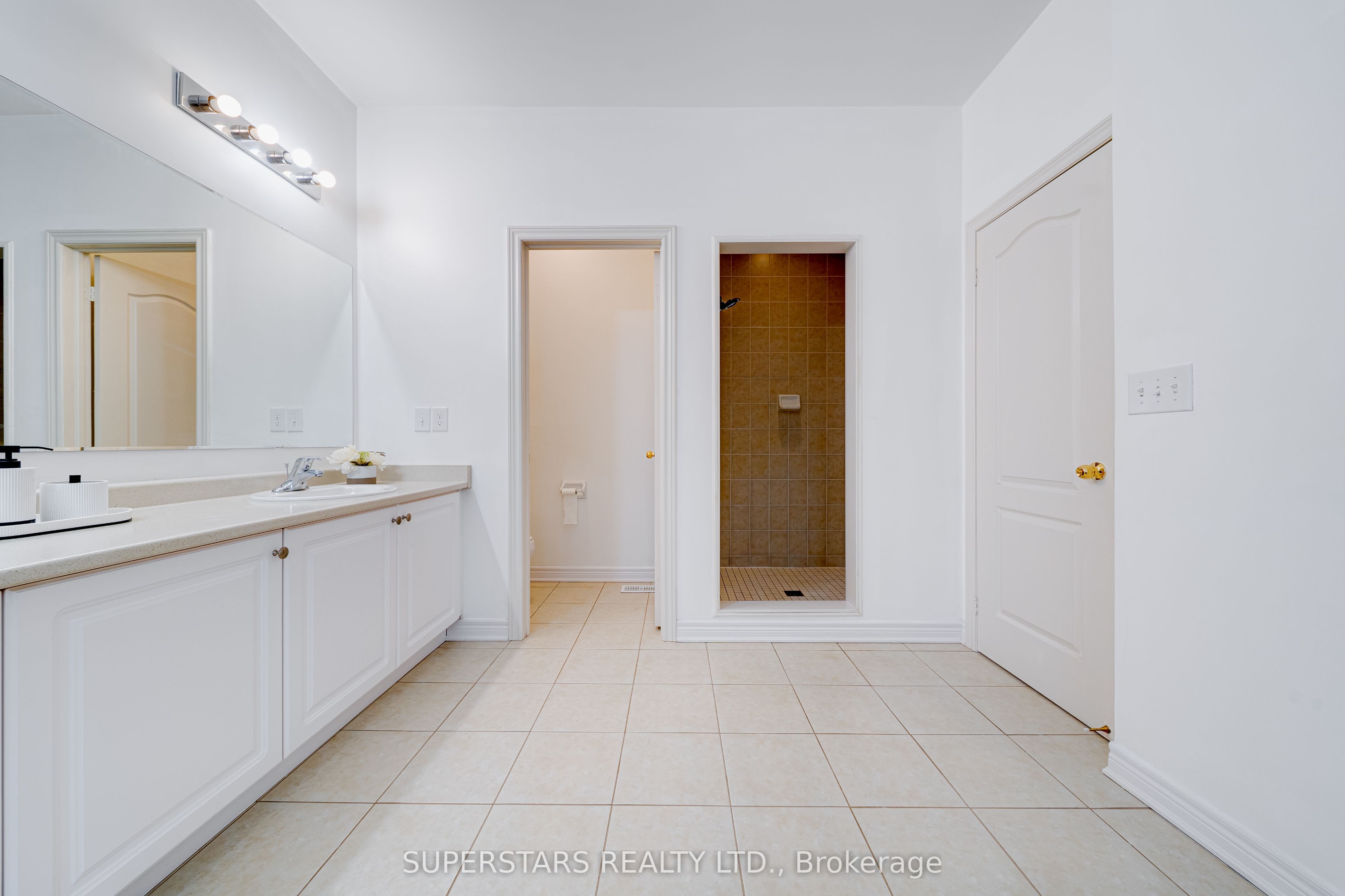8 Kavanagh Avenue Property Photo 28