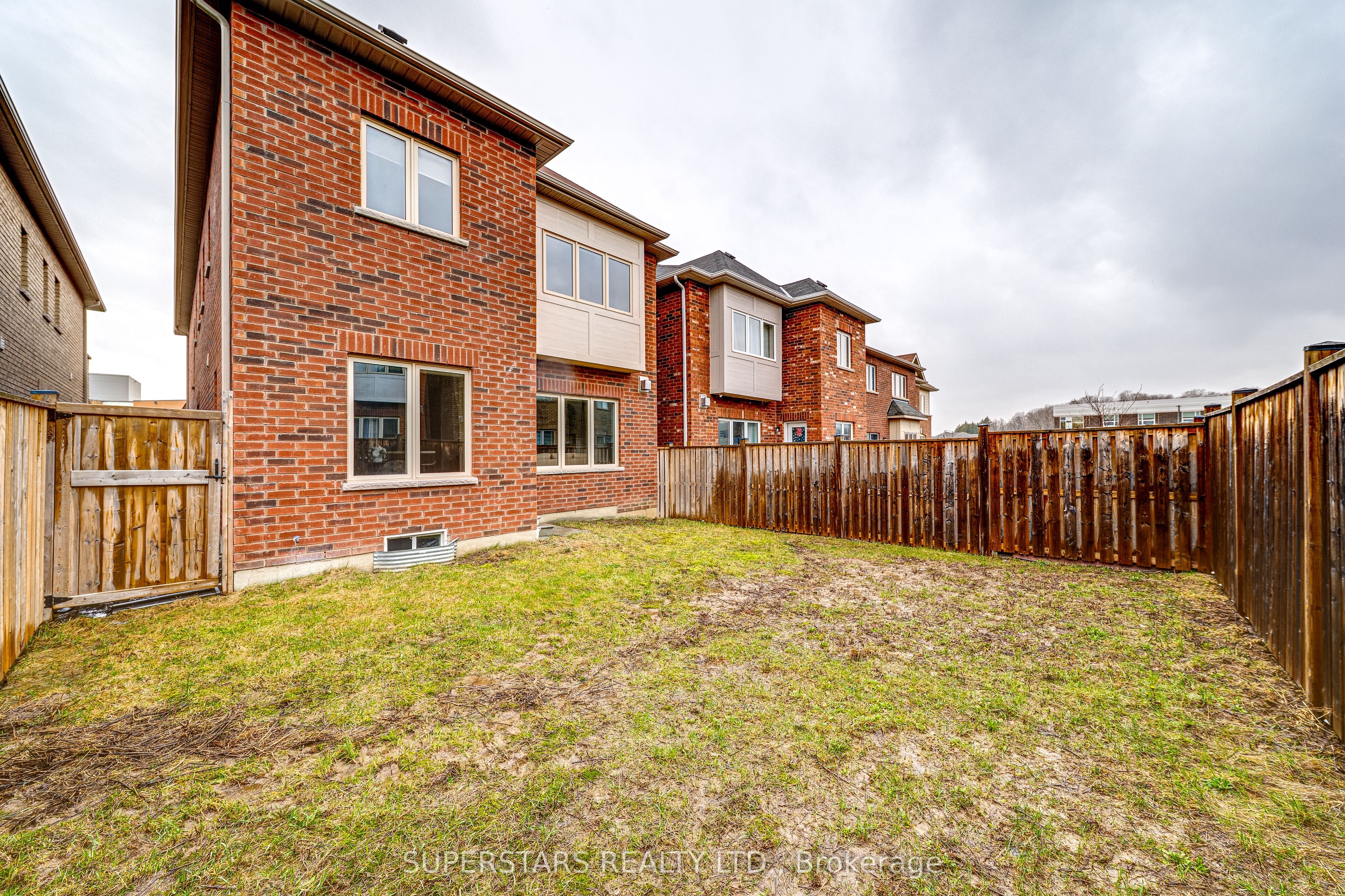 8 Kavanagh Avenue Property Photo 38