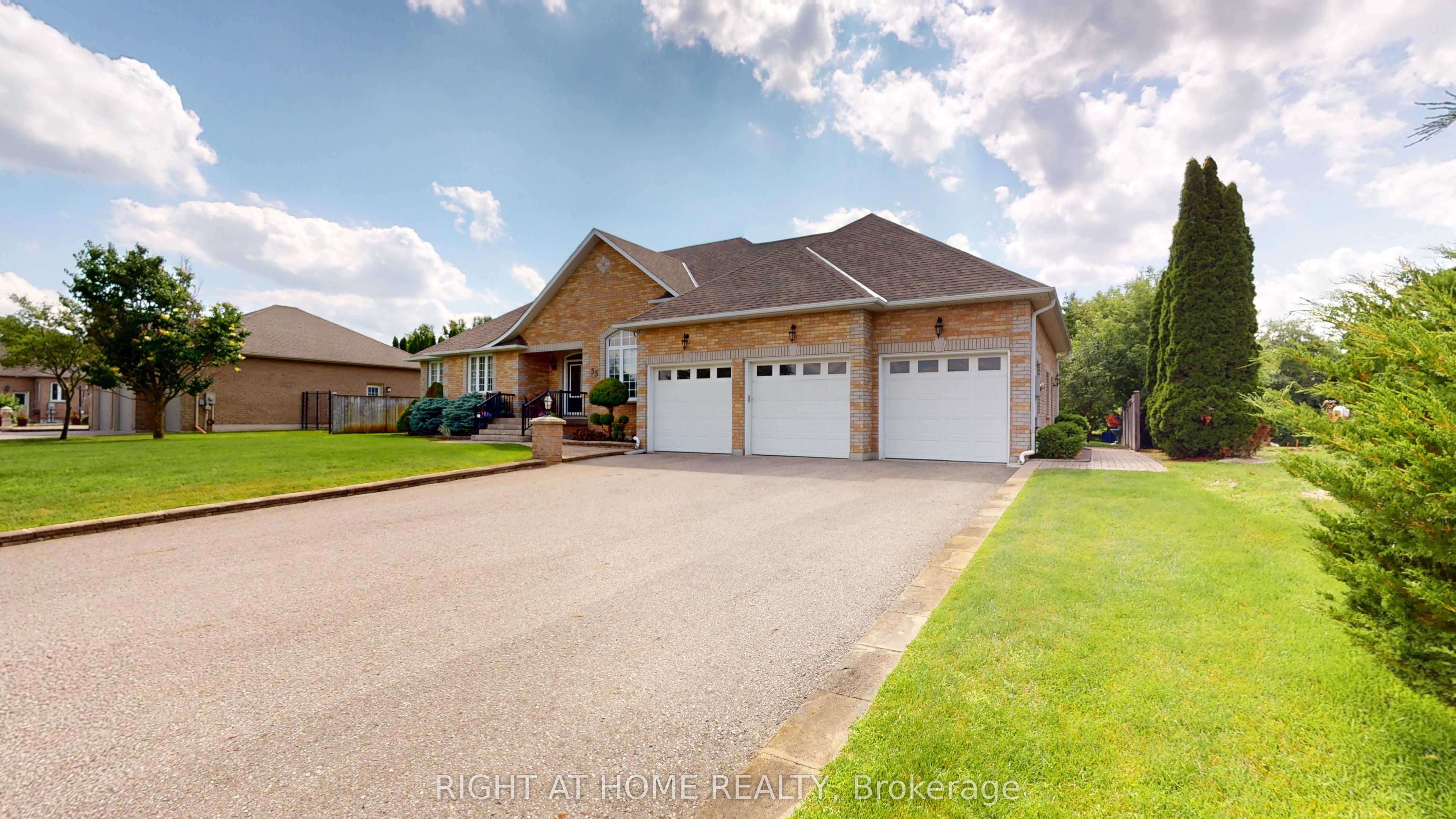 35 Golfview Boulevard Property Photo 2