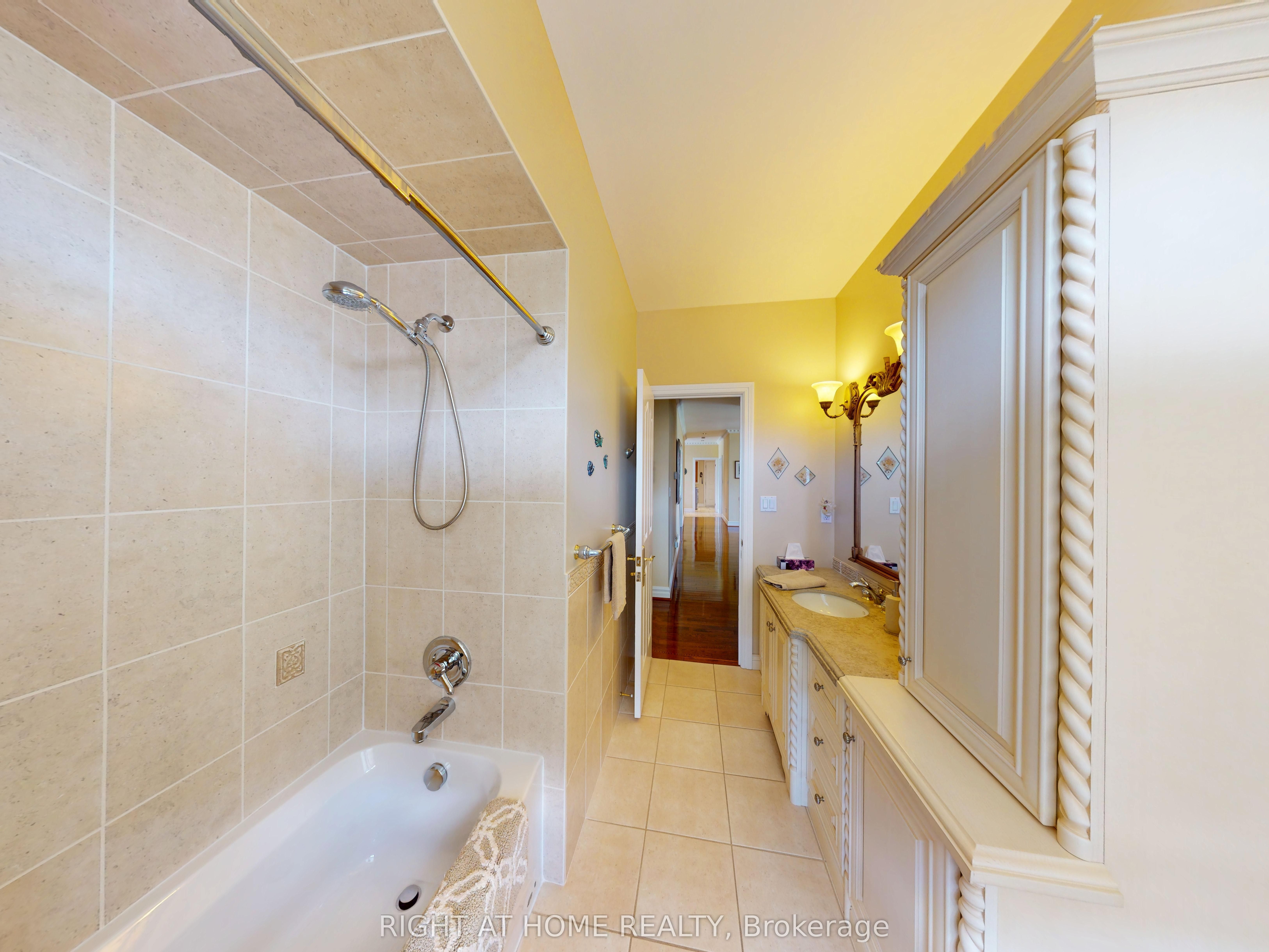 35 Golfview Boulevard Property Photo 18
