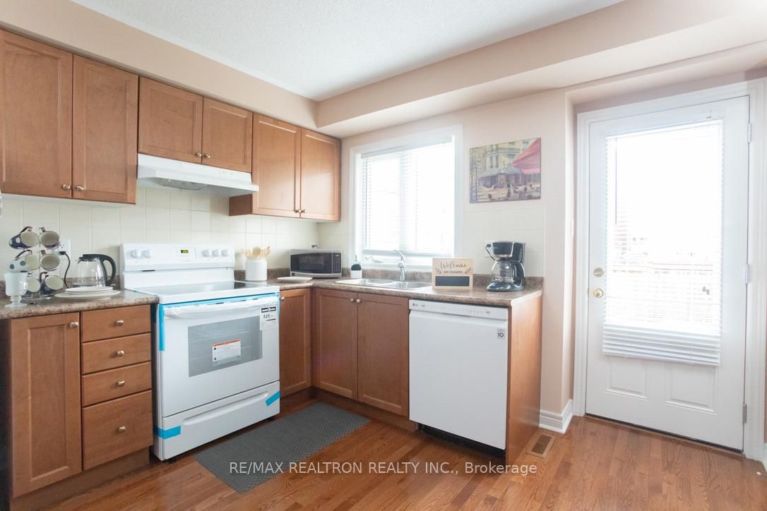 54 Chayna Crescent Property Photo 3