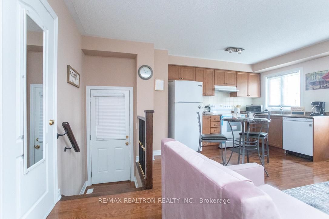 54 Chayna Crescent Property Photo 8
