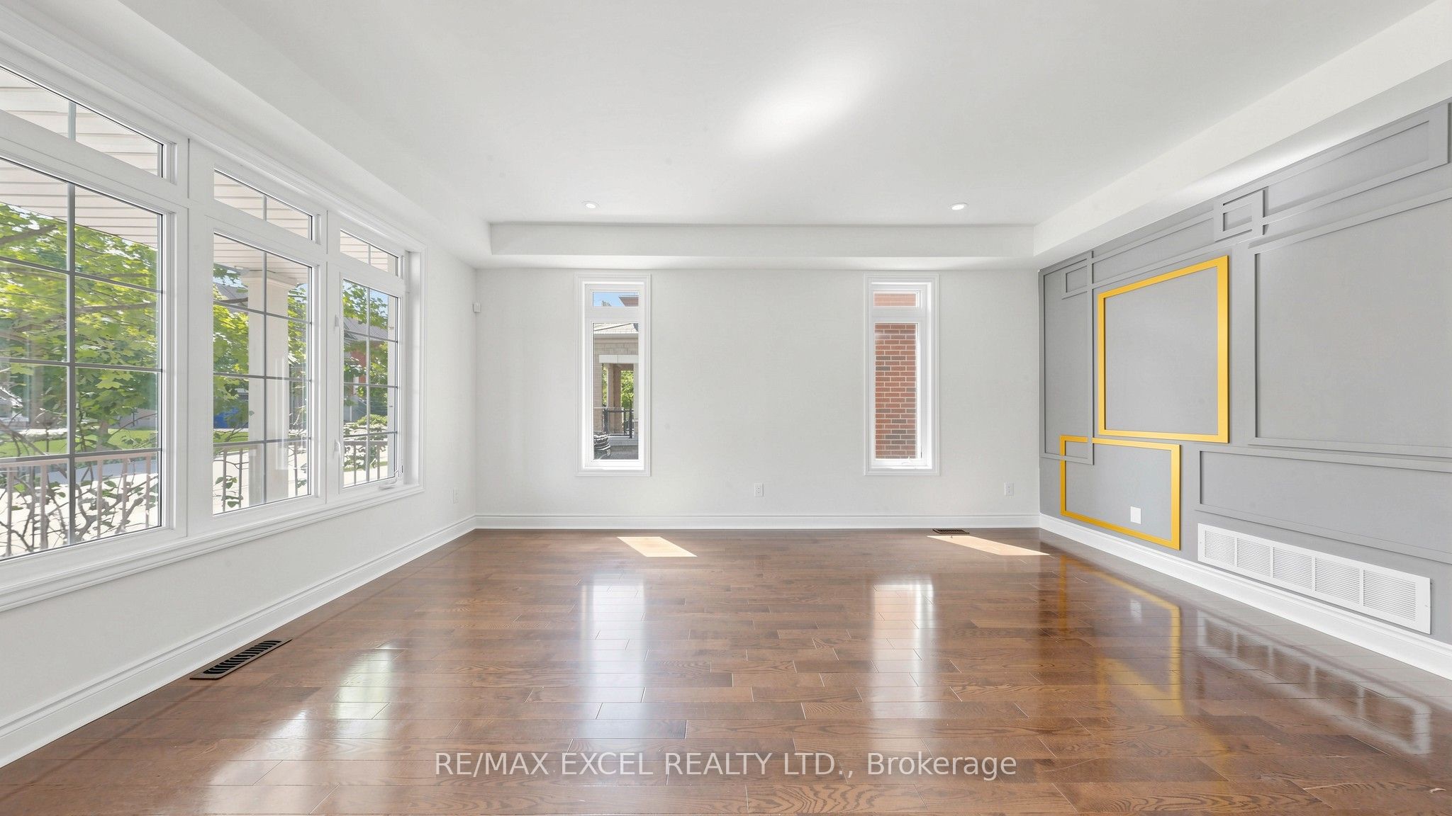 1062 Blackhall Crescent Property Photo 6