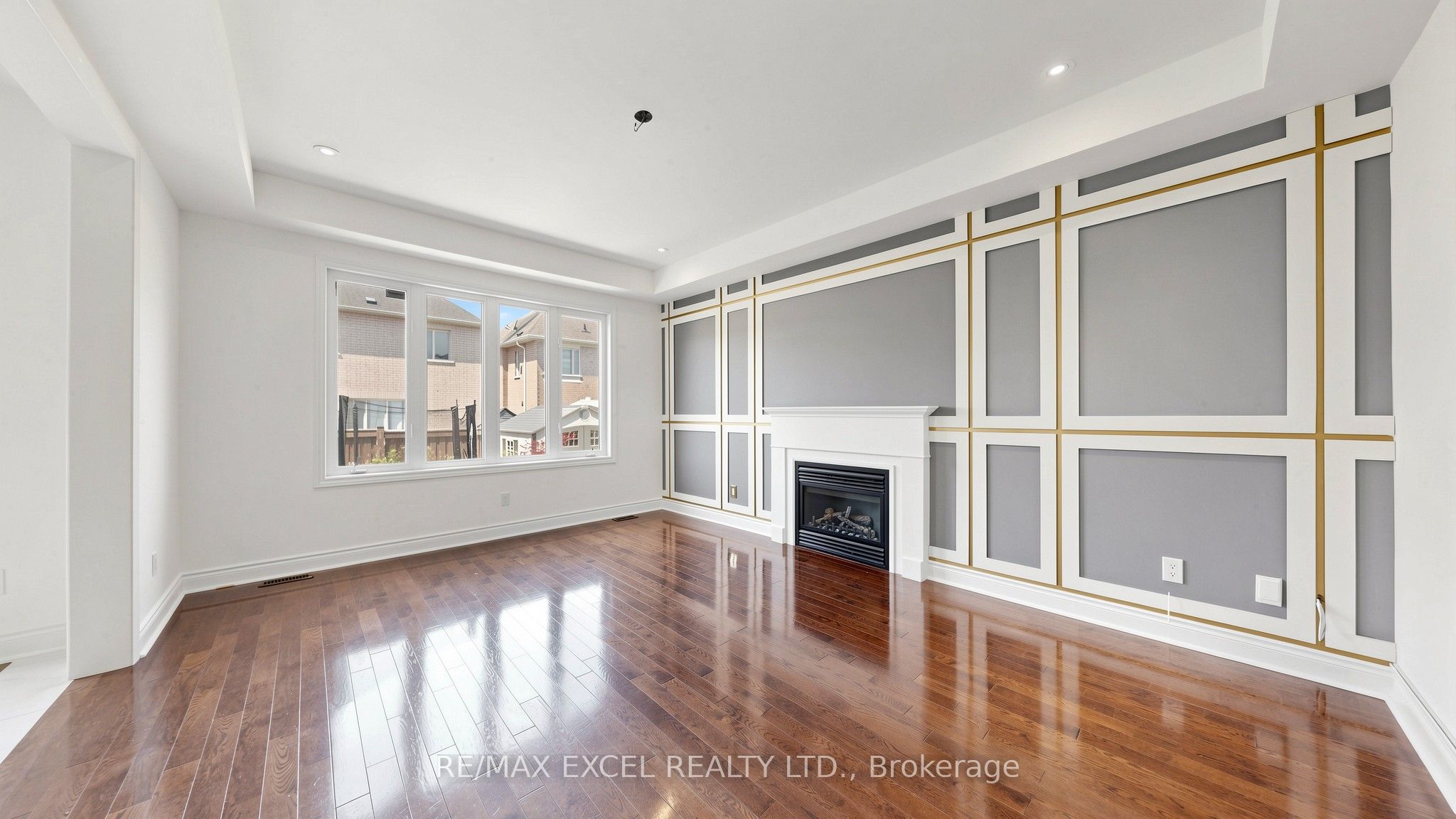 1062 Blackhall Crescent Property Photo 9