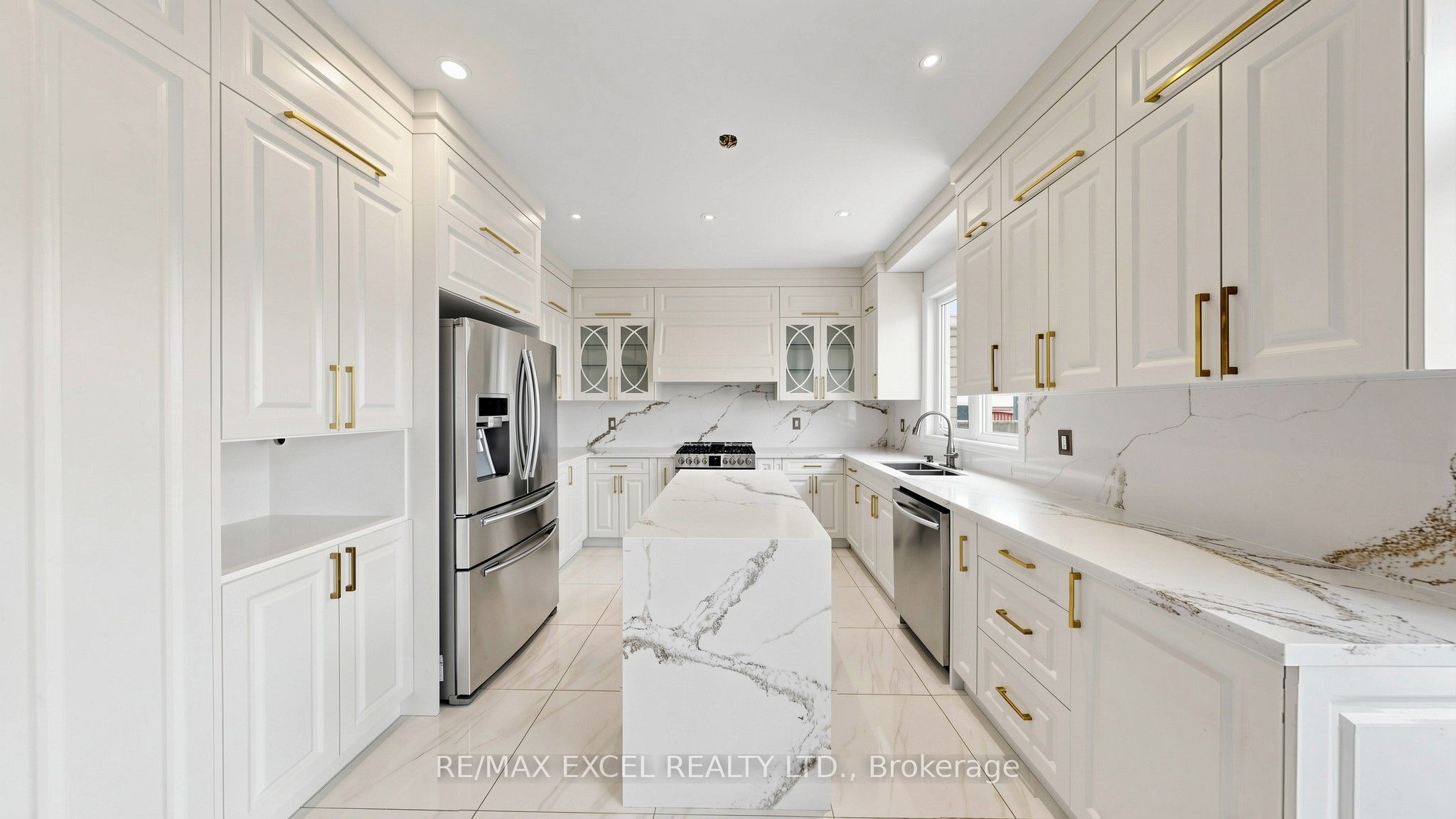 1062 Blackhall Crescent Property Photo 16