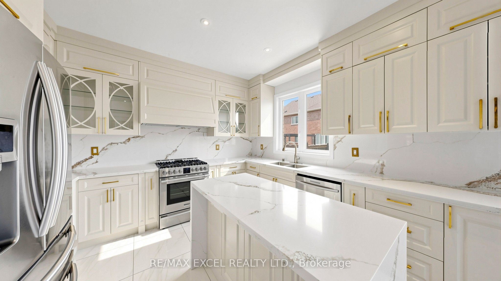 1062 Blackhall Crescent Property Photo 17
