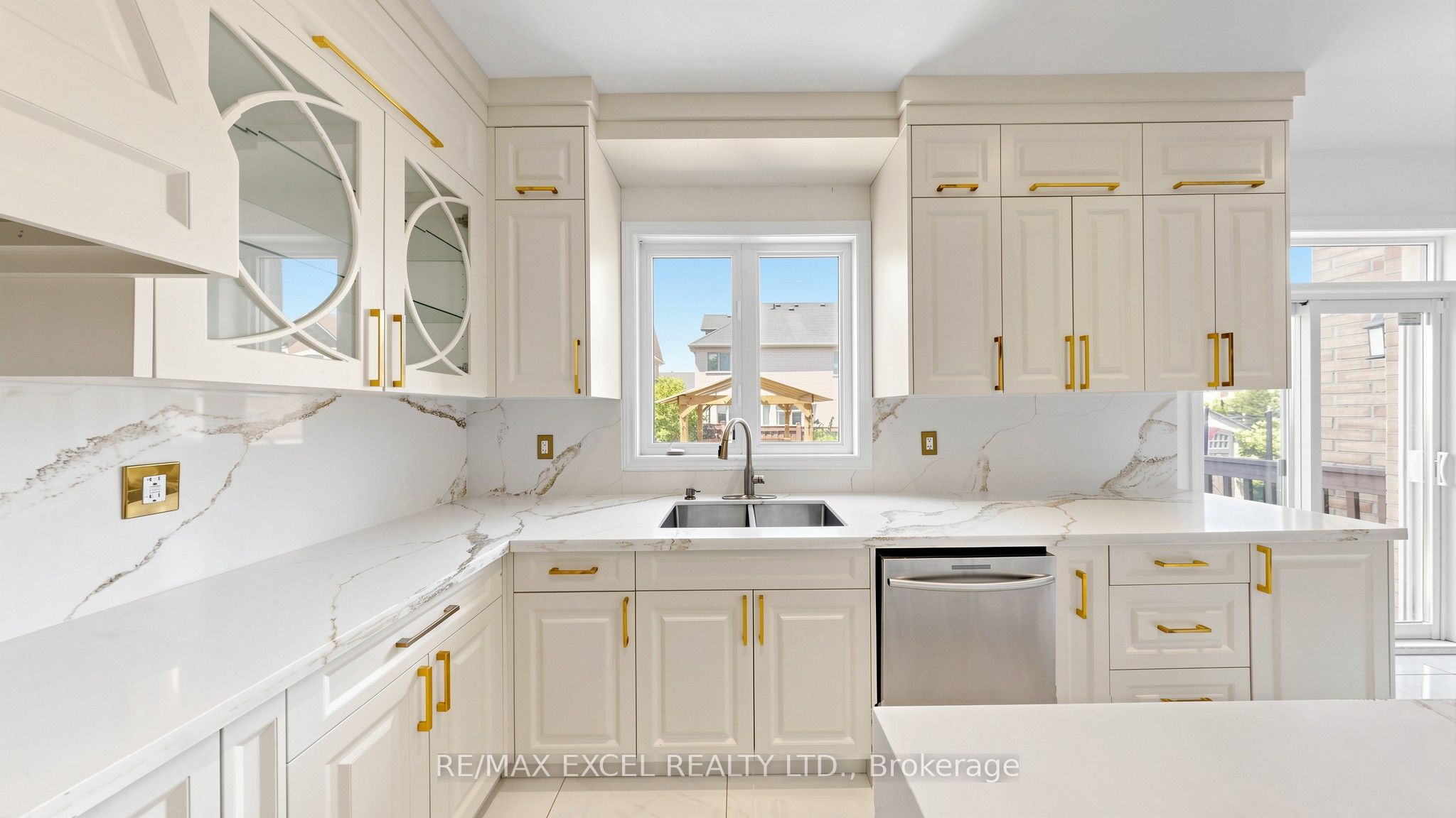 1062 Blackhall Crescent Property Photo 18