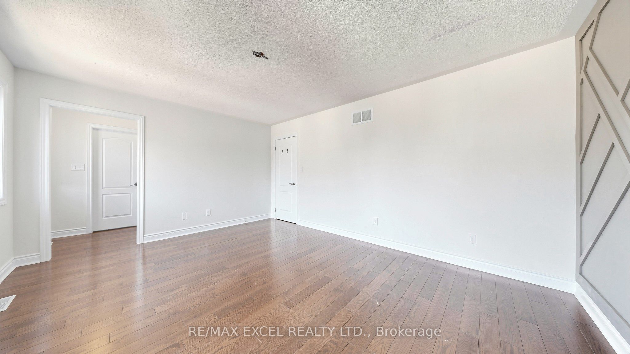 1062 Blackhall Crescent Property Photo 29