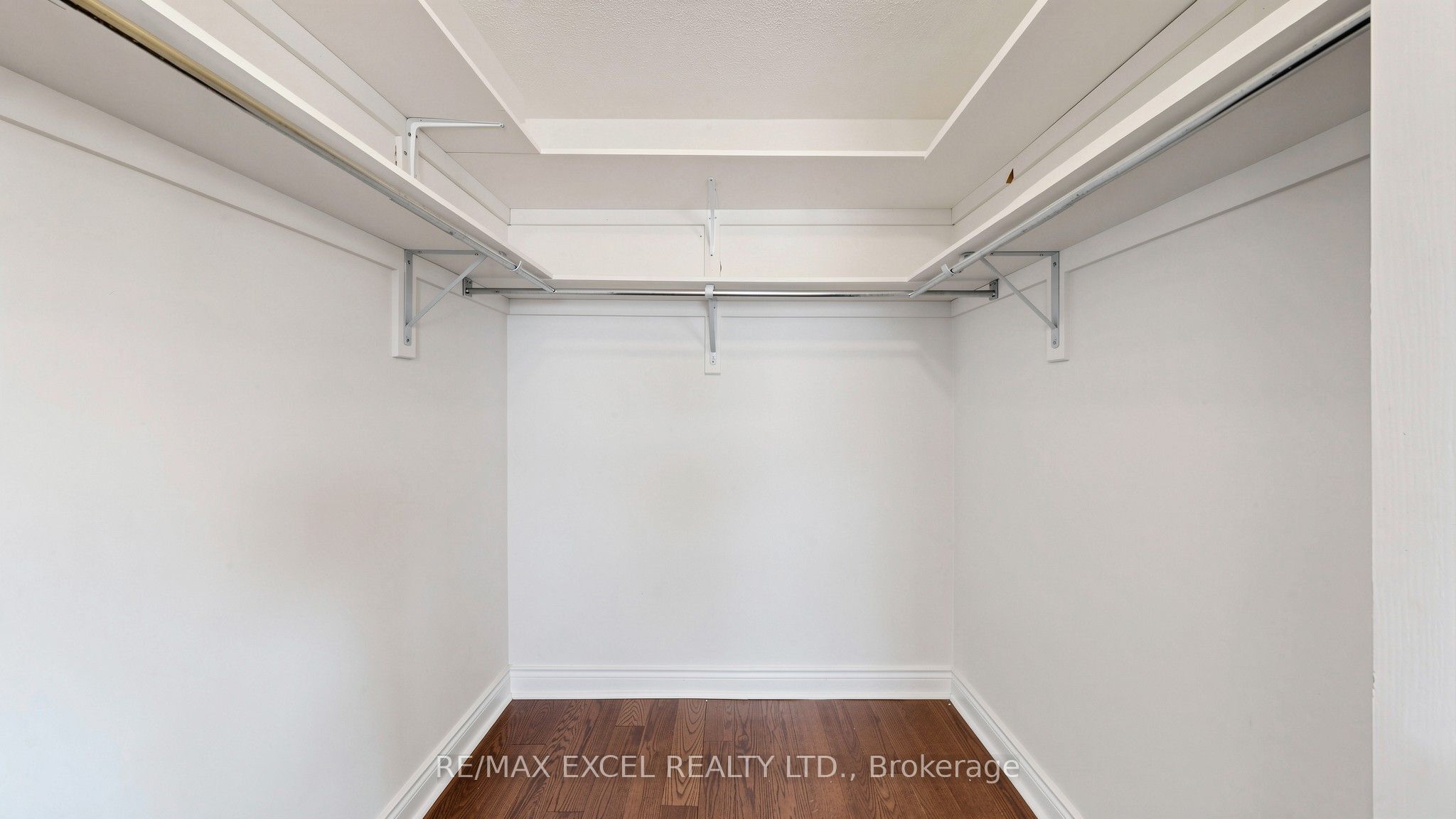 1062 Blackhall Crescent Property Photo 30