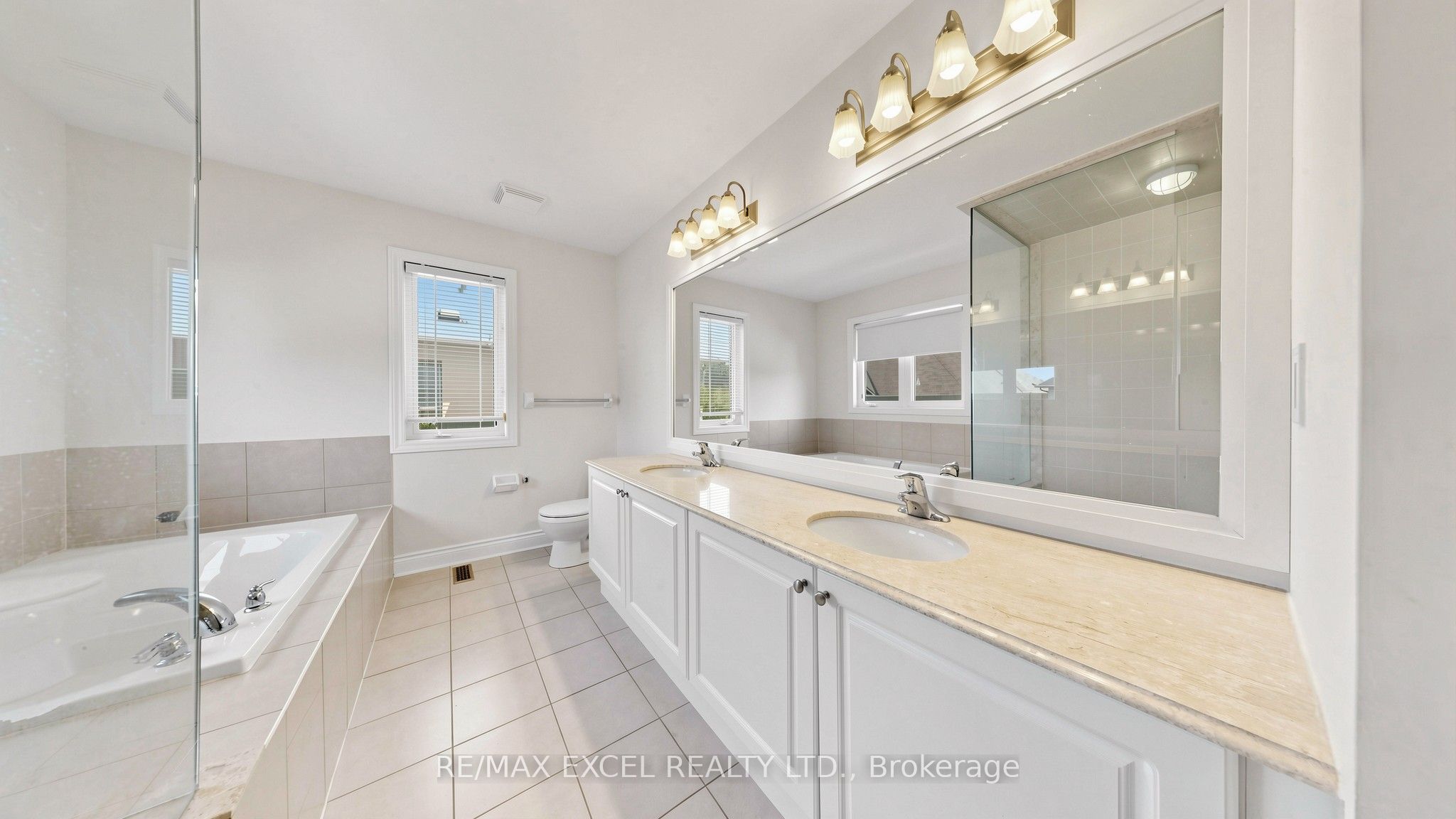 1062 Blackhall Crescent Property Photo 31