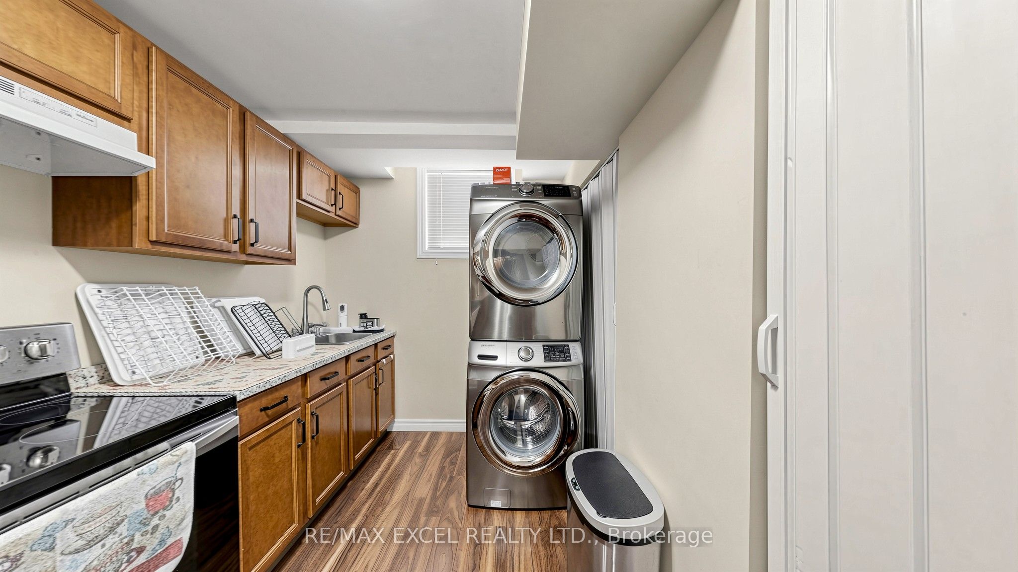 1062 Blackhall Crescent Property Photo 37