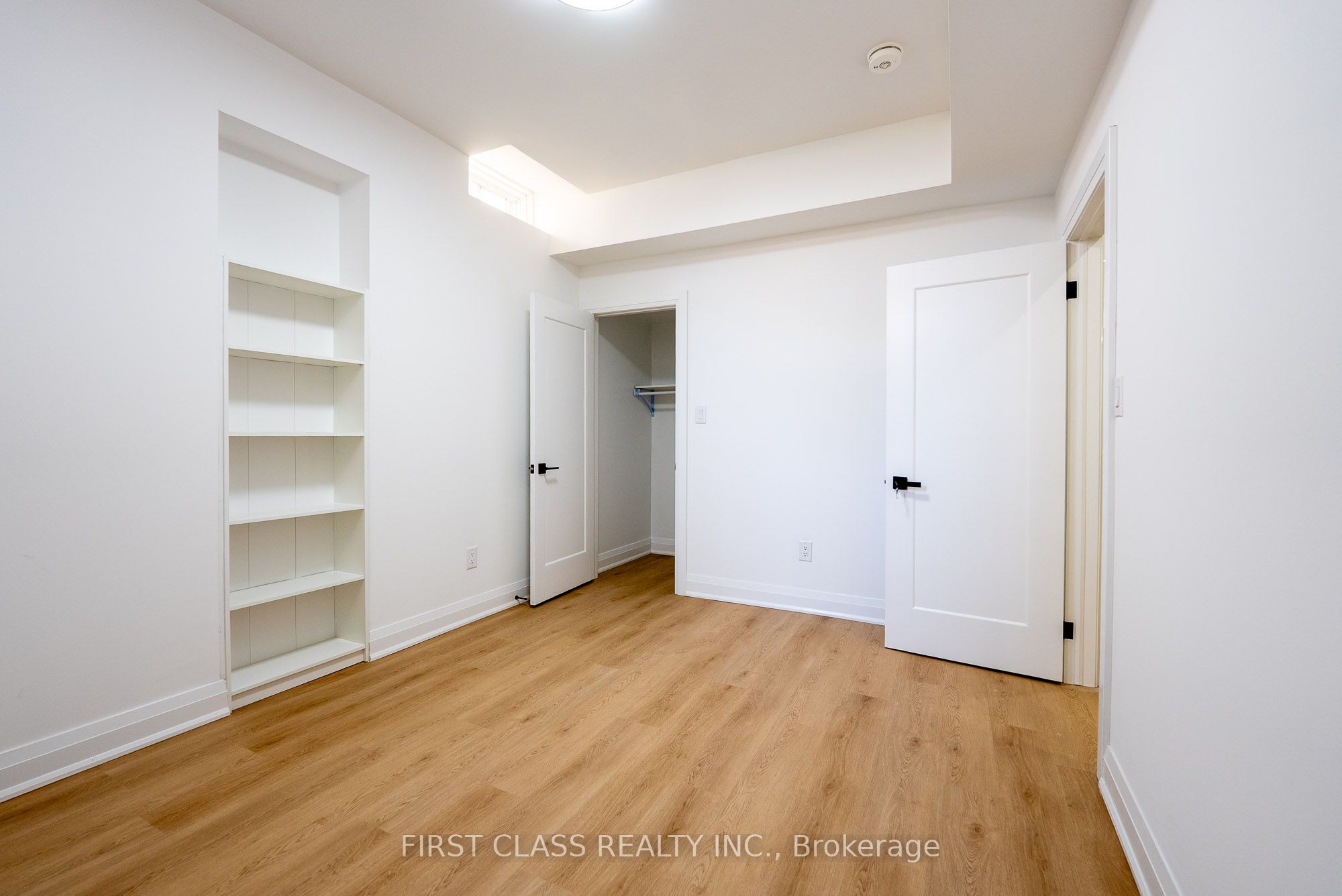 544 White's Hill Avenue Basement Property Photo 8