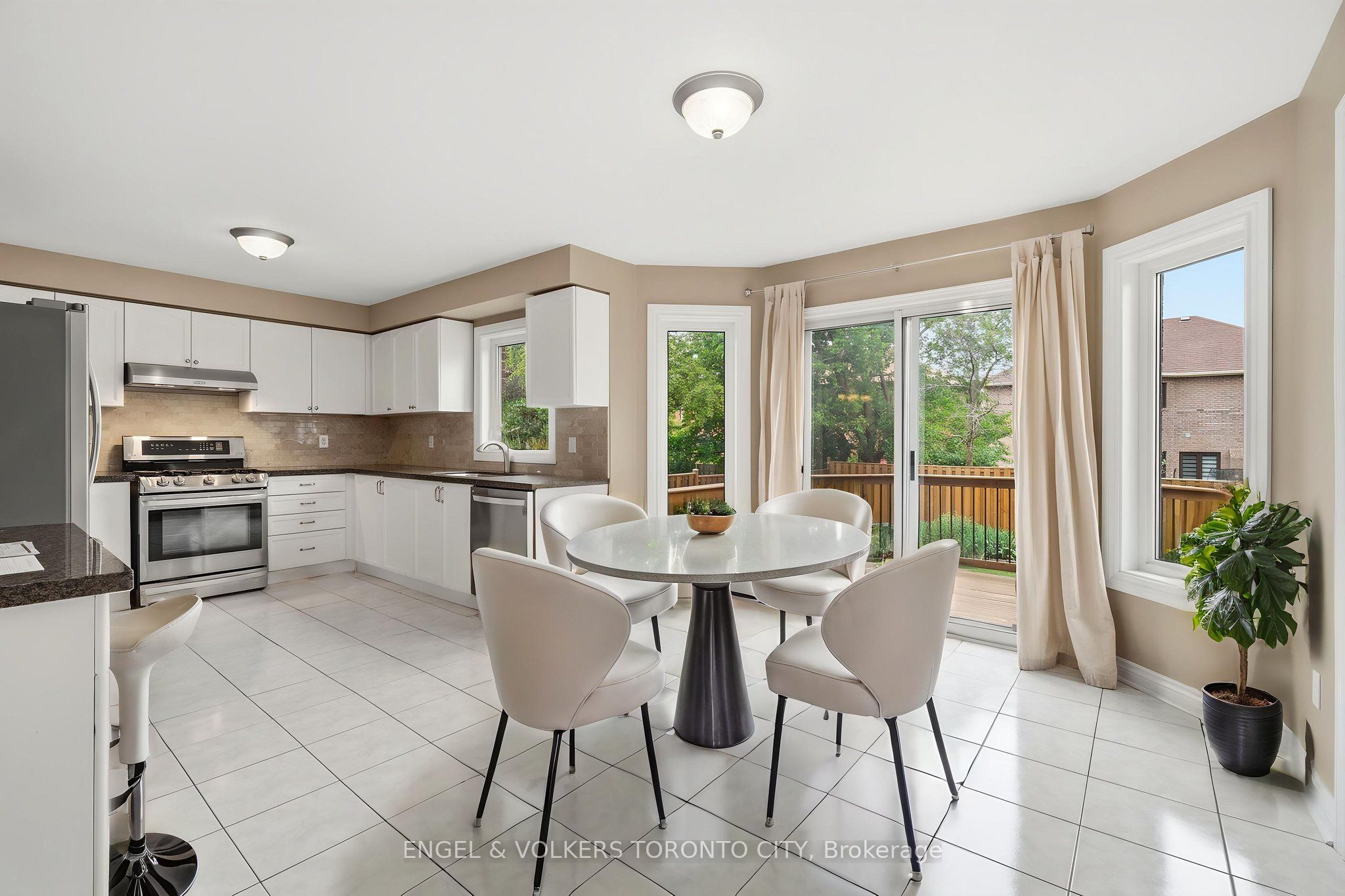 24 Timber Valley Avenue Property Photo 15
