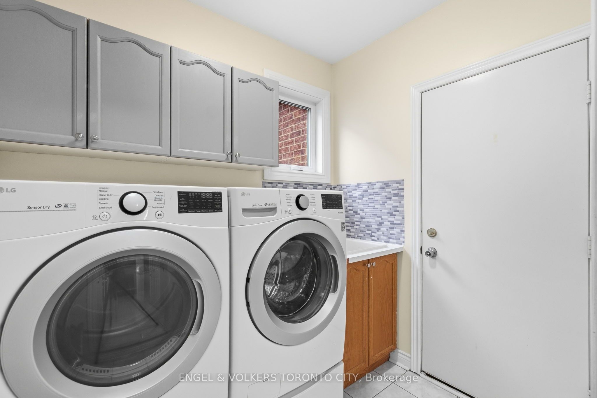 24 Timber Valley Avenue Property Photo 21