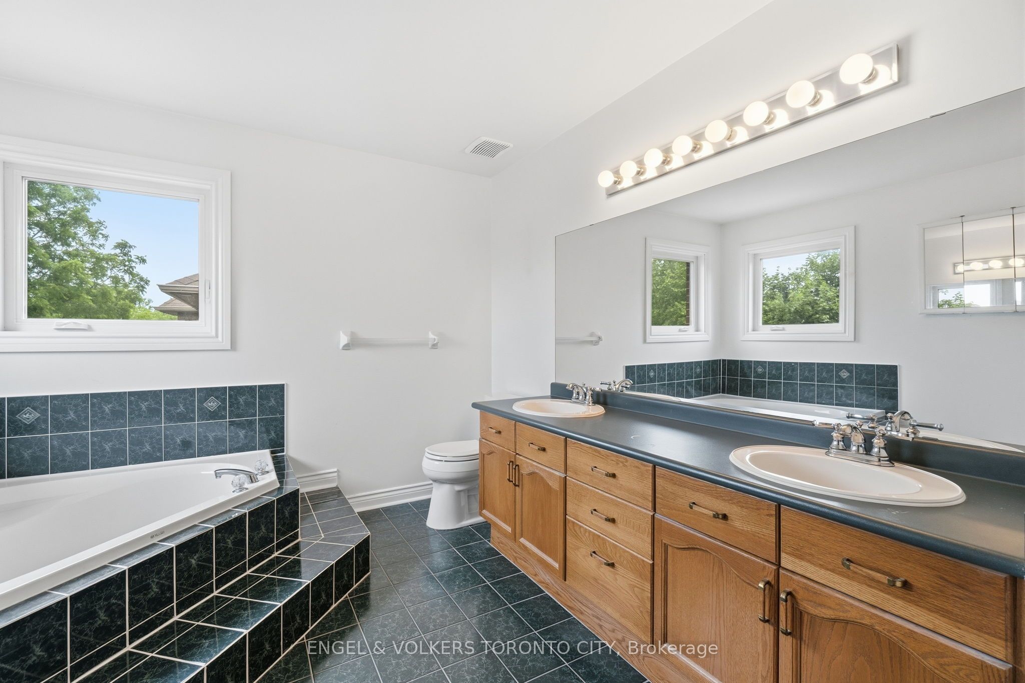 24 Timber Valley Avenue Property Photo 27