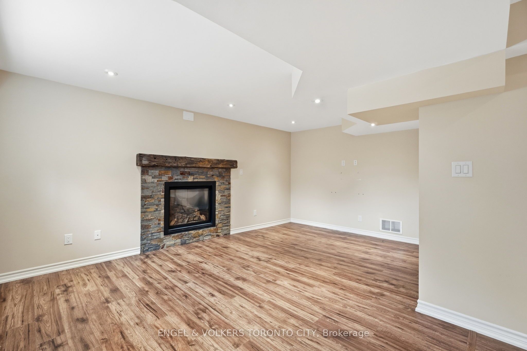 24 Timber Valley Avenue Property Photo 41