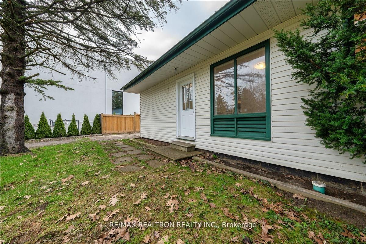 97 Park Crescent Property Photo 8