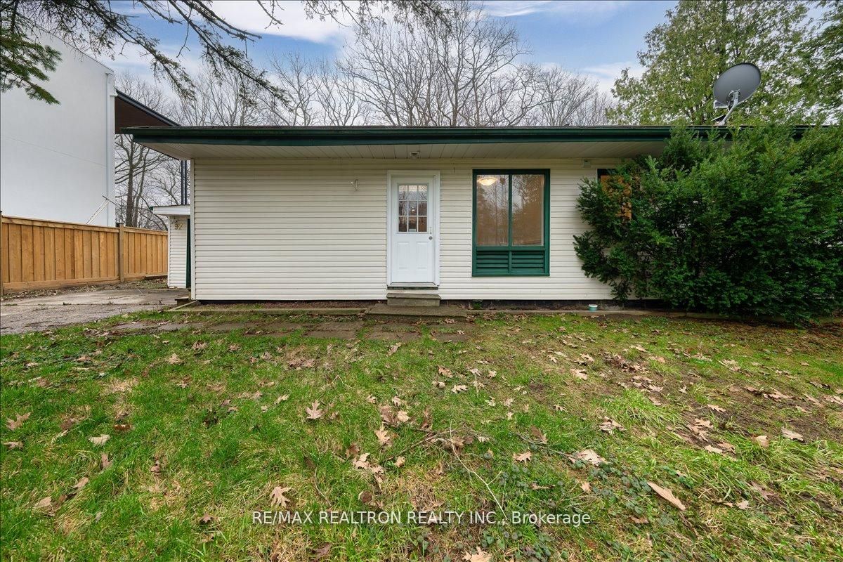 97 Park Crescent Property Photo 9