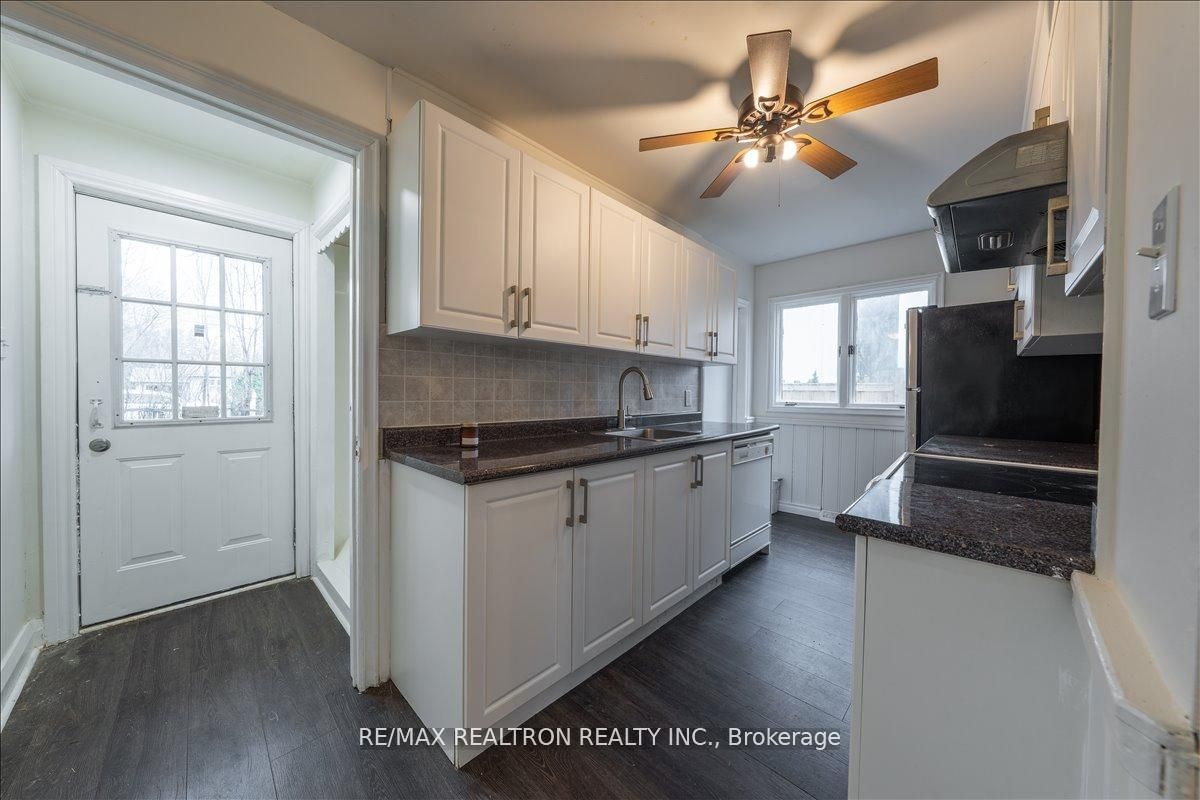 97 Park Crescent Property Photo 11