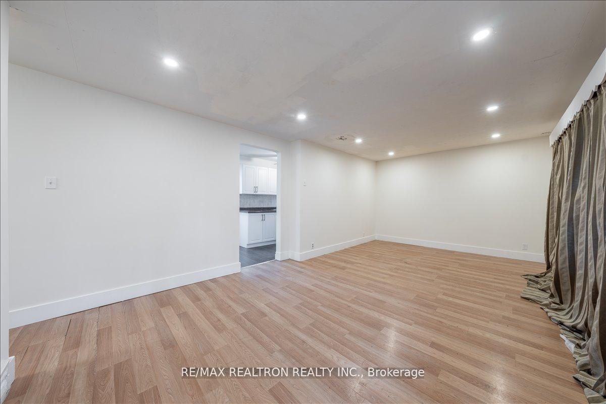 97 Park Crescent Property Photo 19