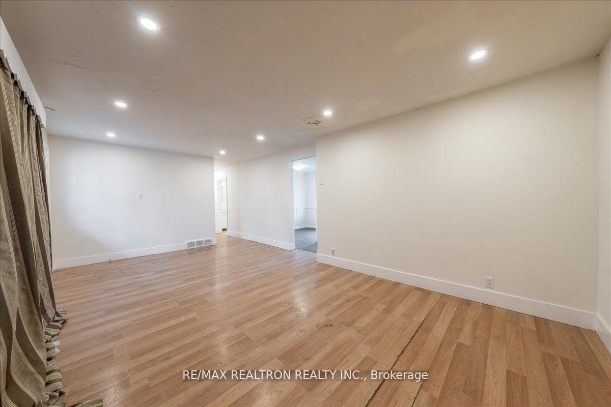 97 Park Crescent Property Photo 20