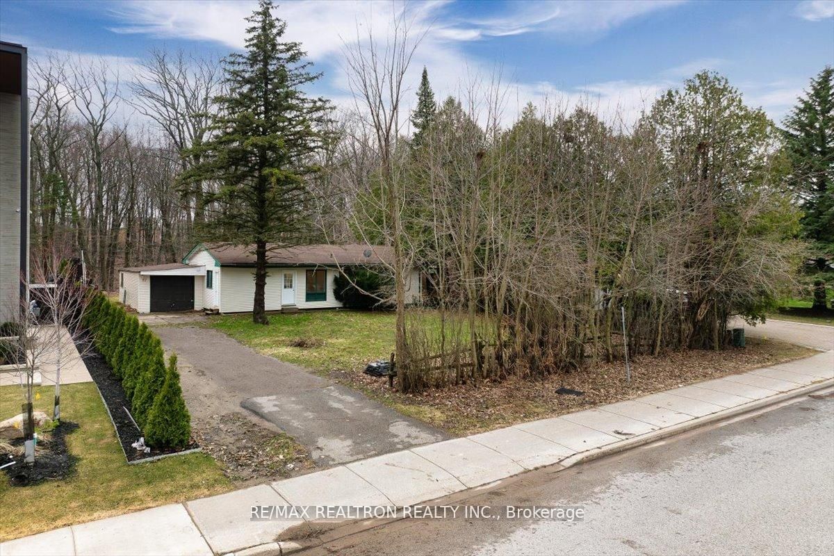 97 Park Crescent Property Photo 39