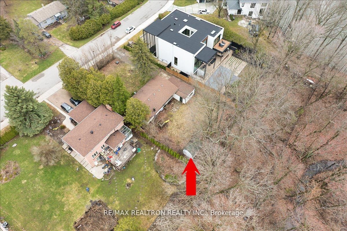 97 Park Crescent Property Photo 44