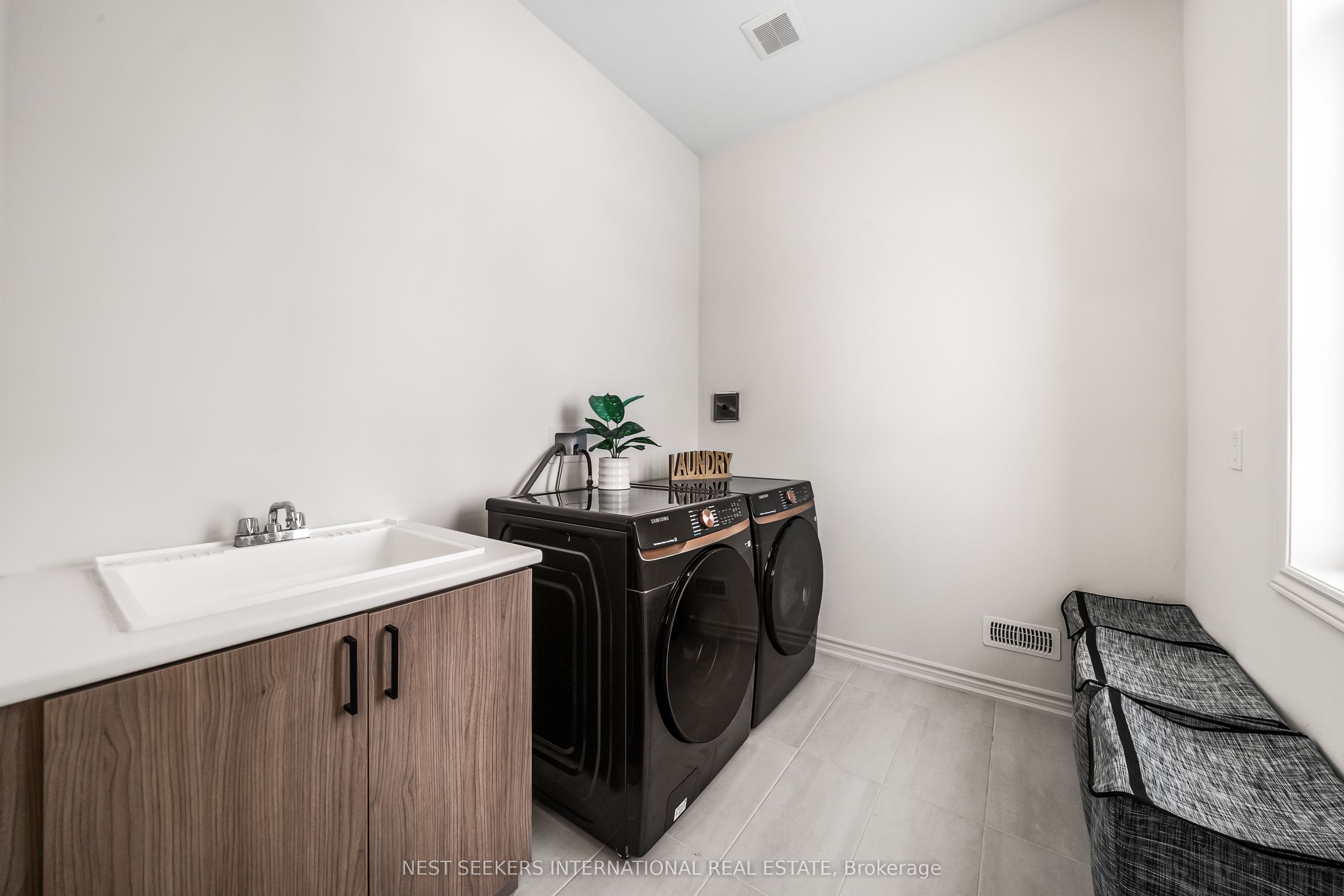 29 Marigold Boulevard Property Photo 18