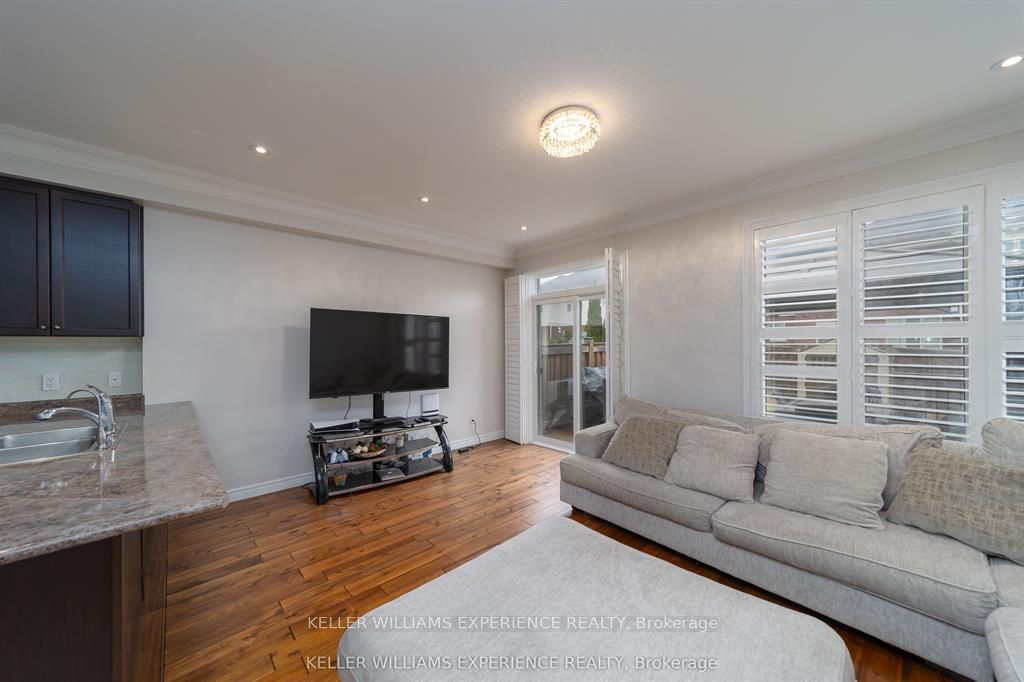 6 Weaver Terrace Property Photo 6