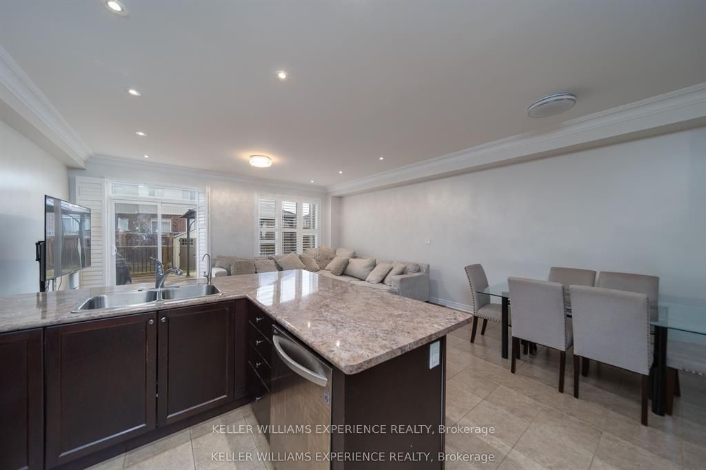 6 Weaver Terrace Property Photo 9