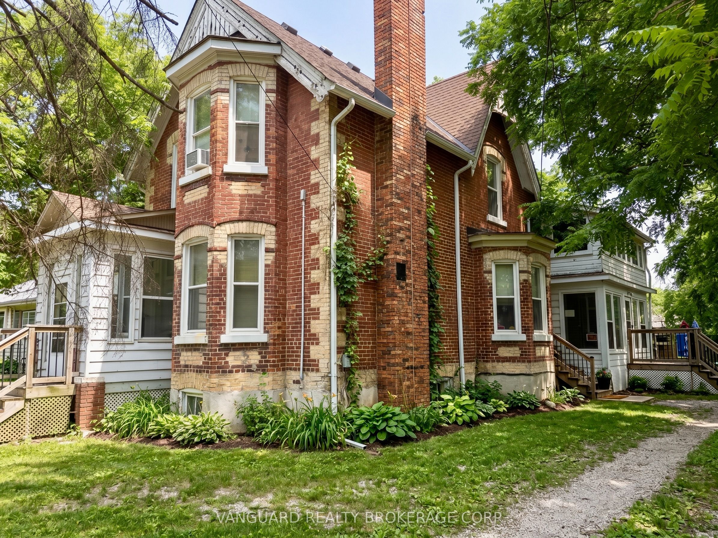 76 Wellington Street Property Photo 1