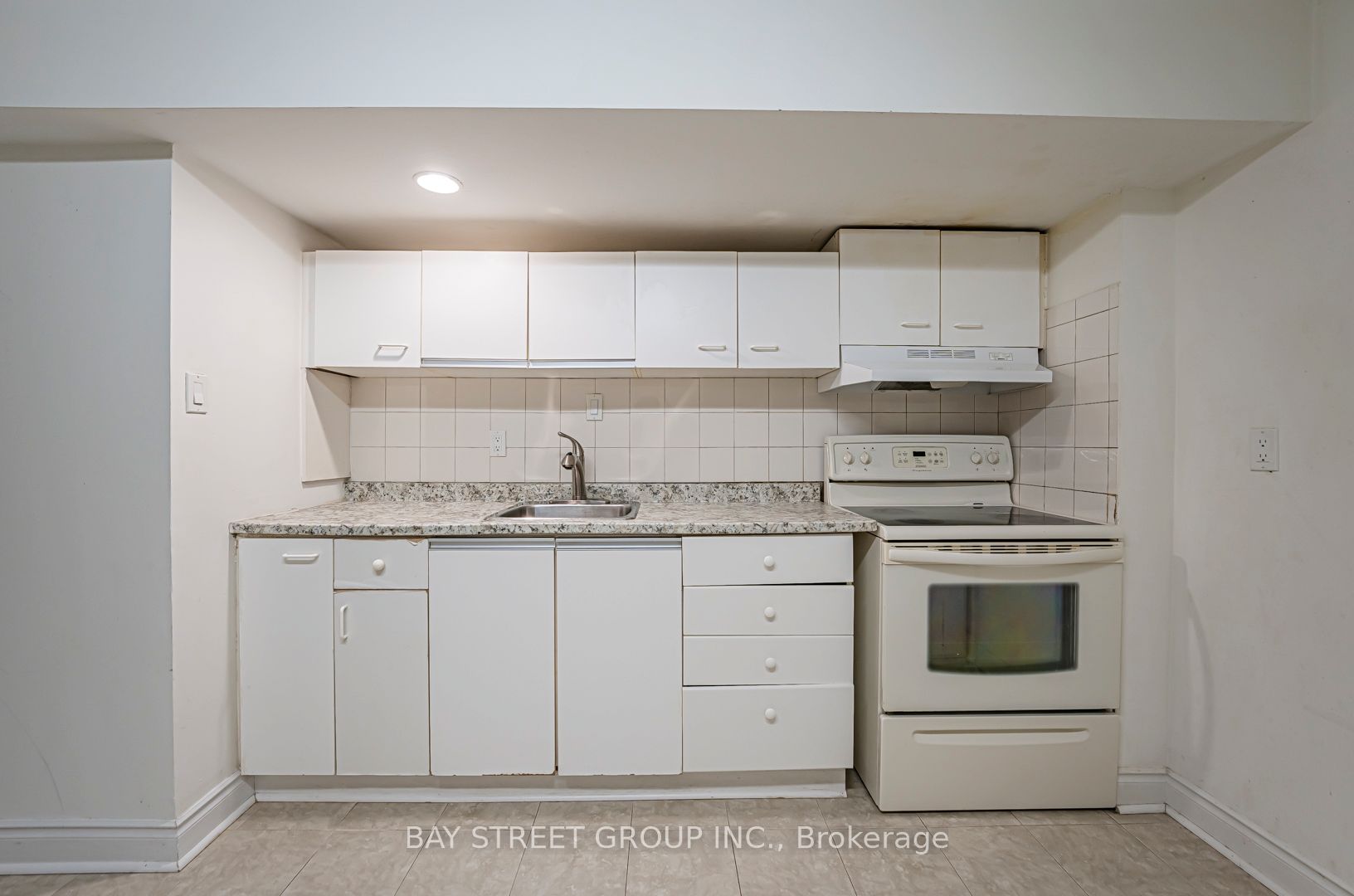 29 Ashmore Crescent Property Photo 3