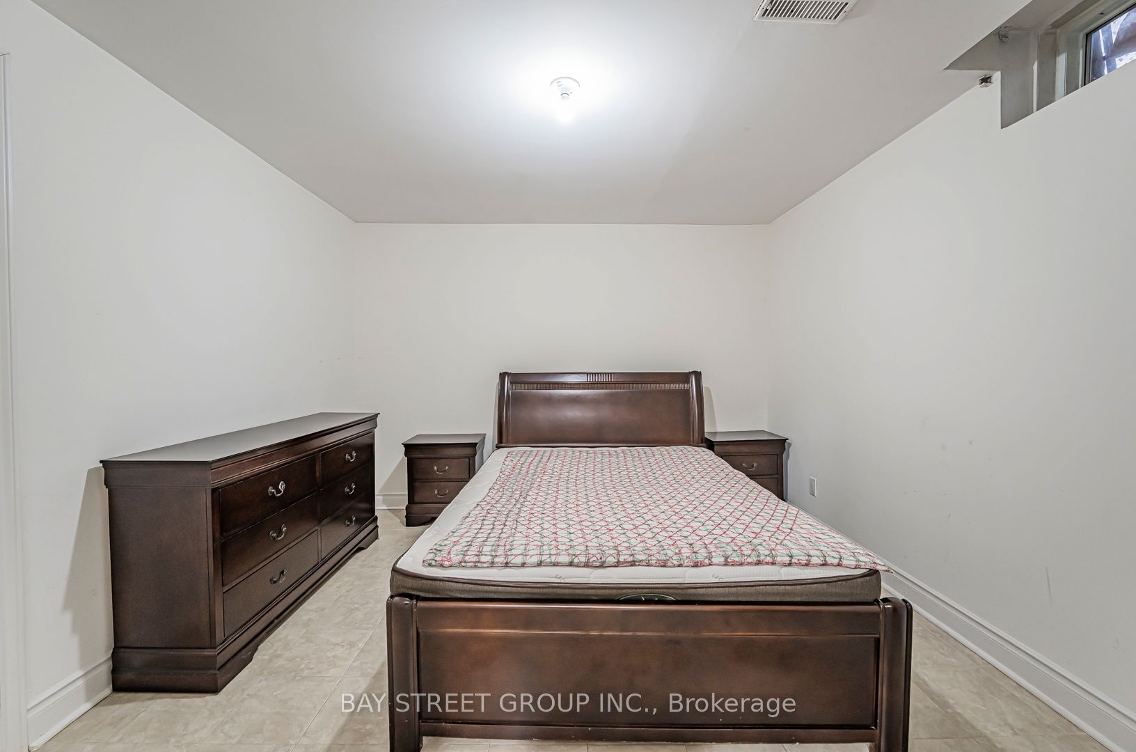 29 Ashmore Crescent Property Photo 8