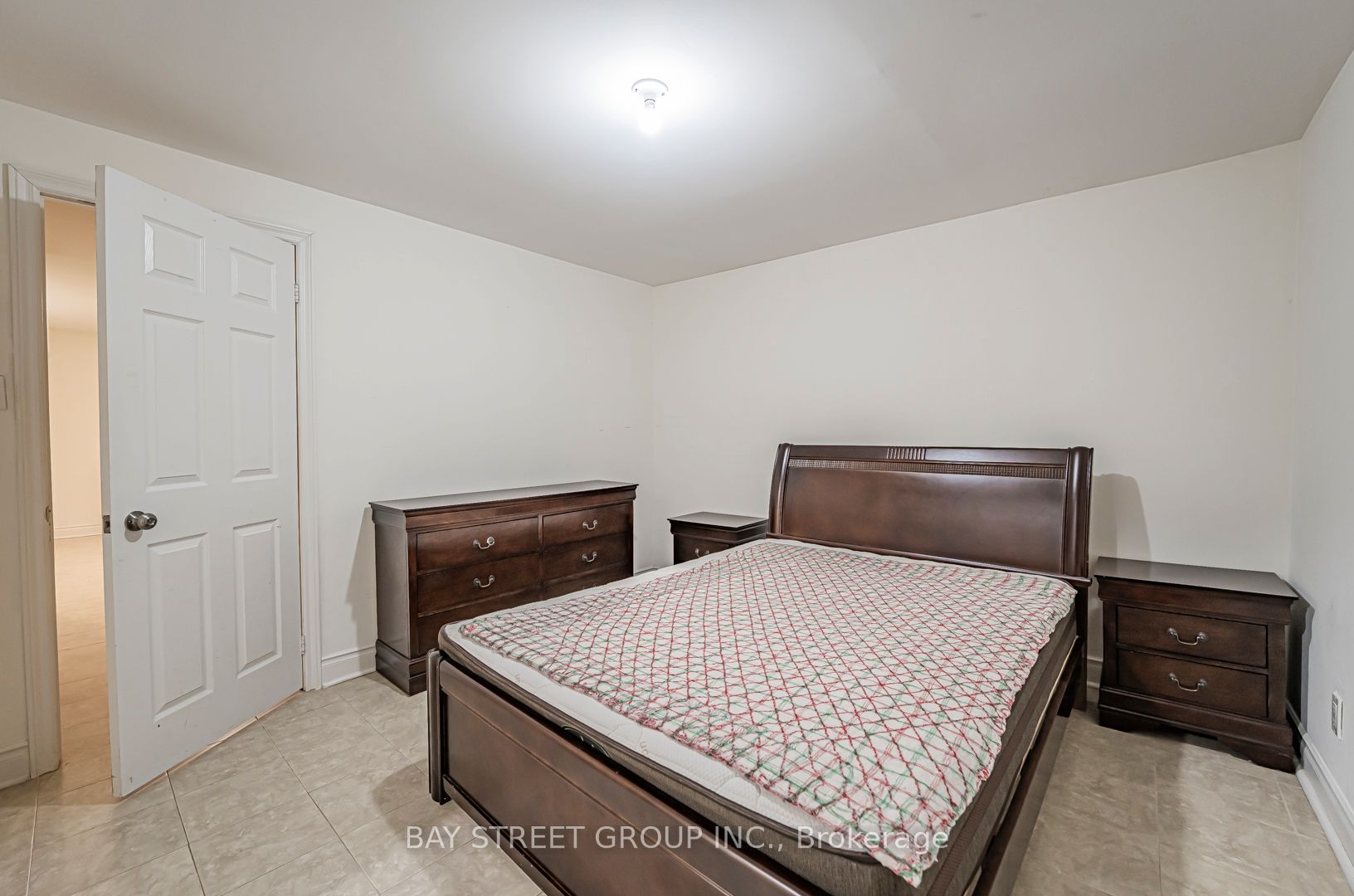 29 Ashmore Crescent Property Photo 9