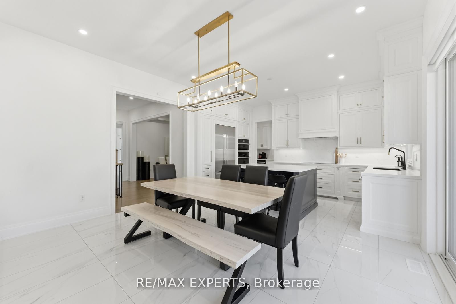 54 Winthrop Crescent Property Photo 8