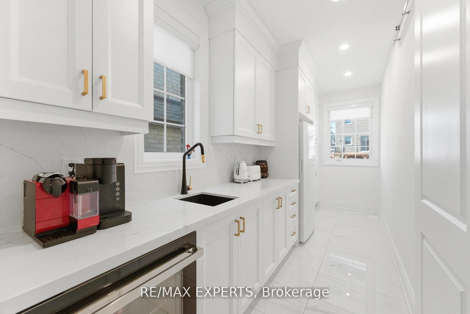 54 Winthrop Crescent Property Photo 17