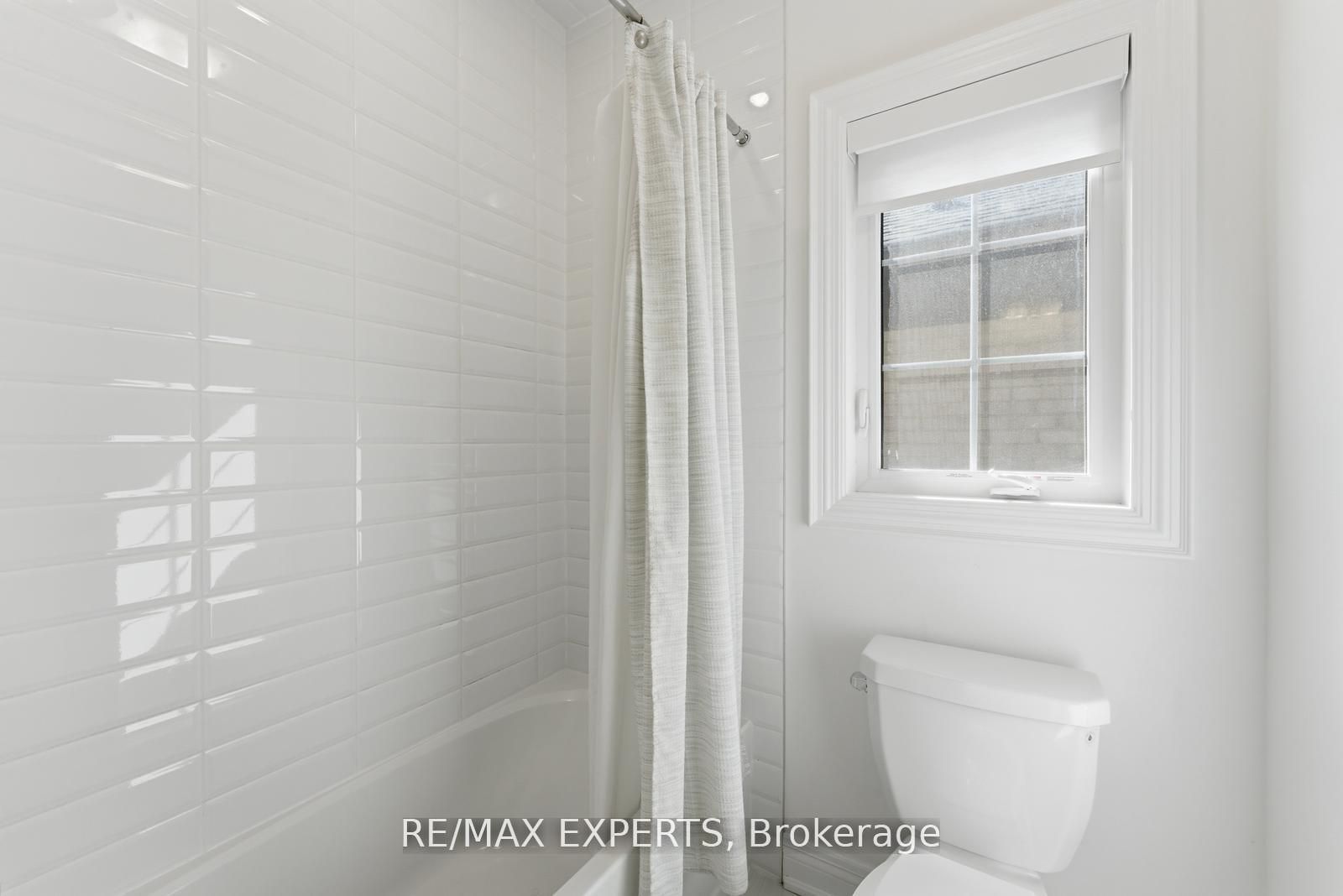 54 Winthrop Crescent Property Photo 33