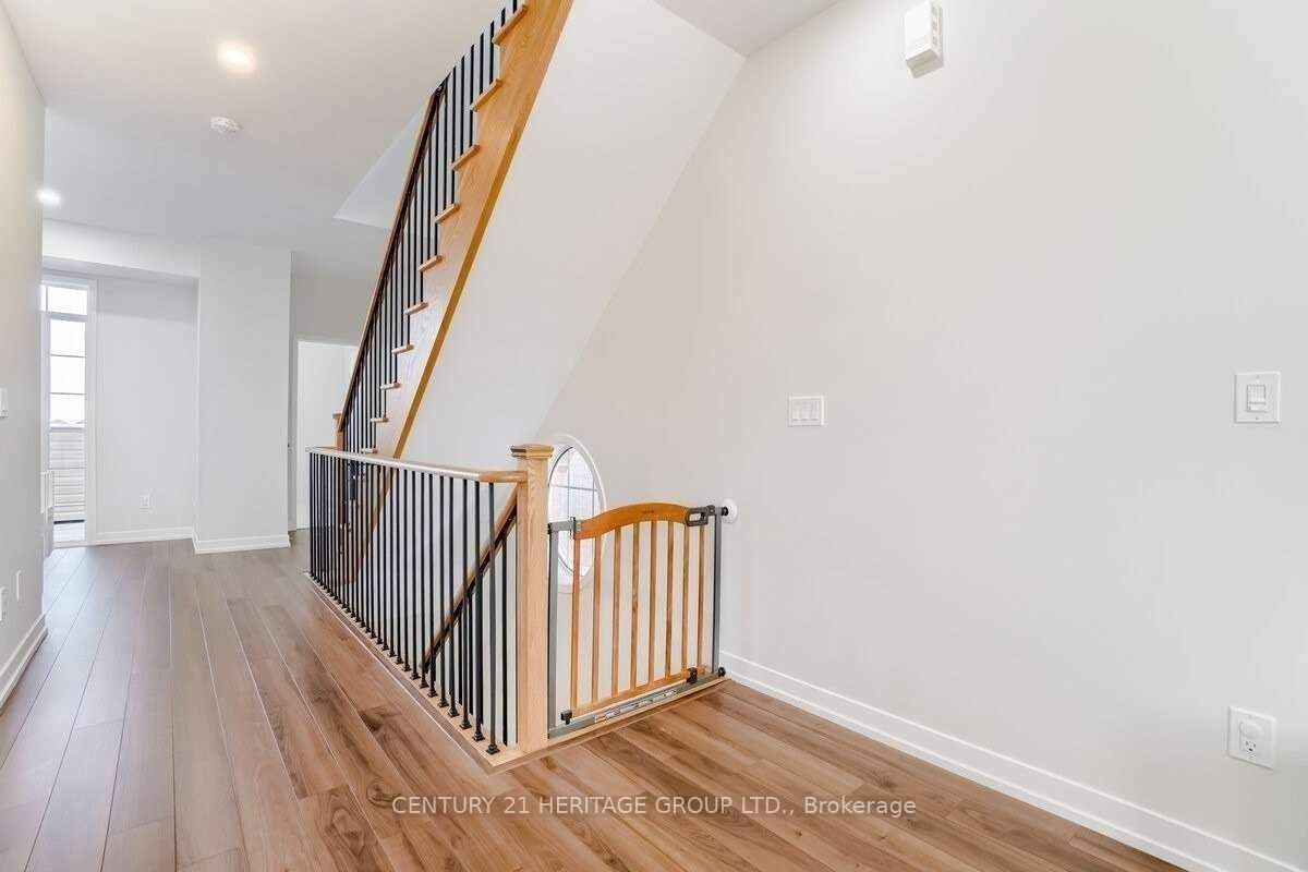 239 Harding Park Property Photo 2