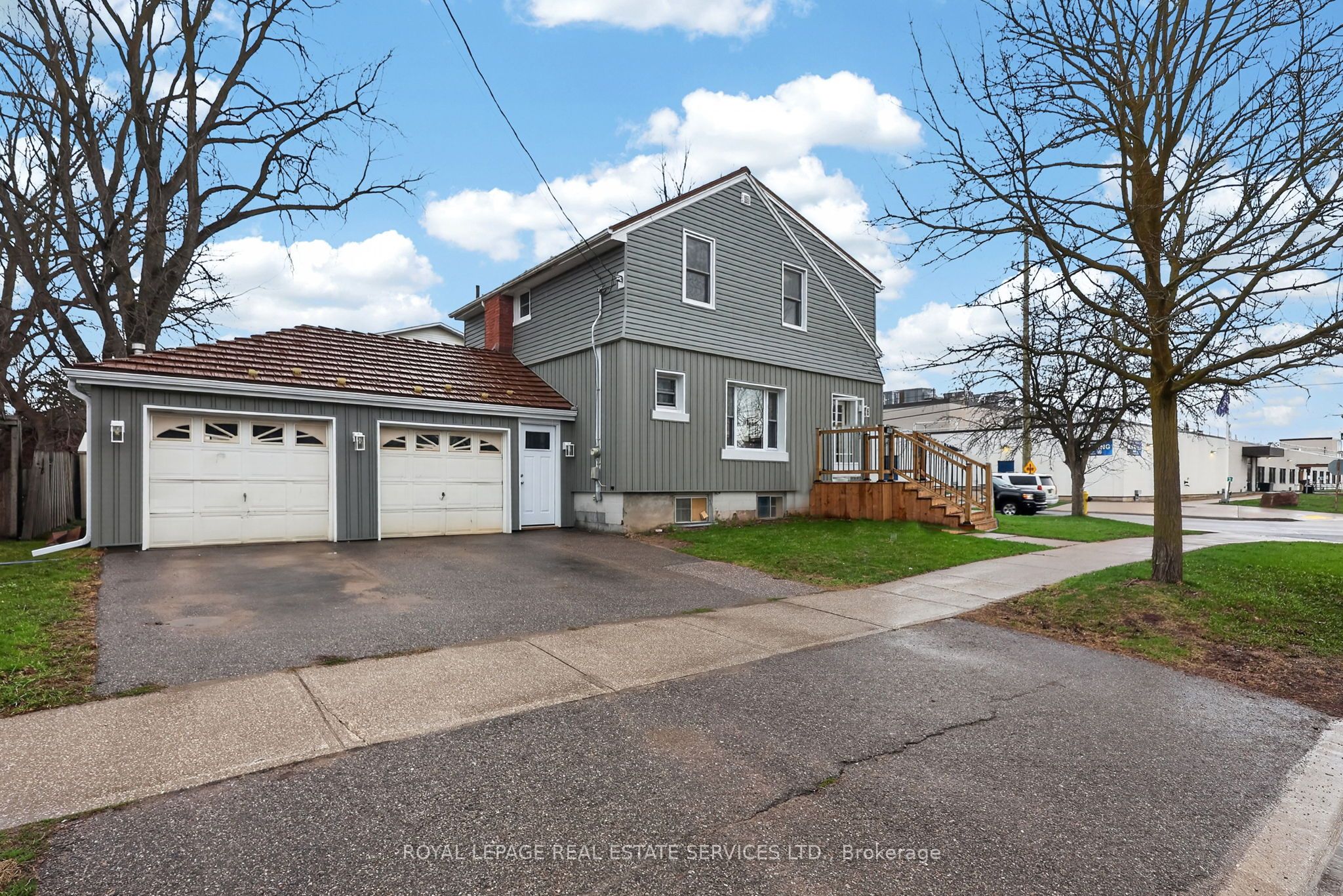 71 Centre Street S Property Photo 1