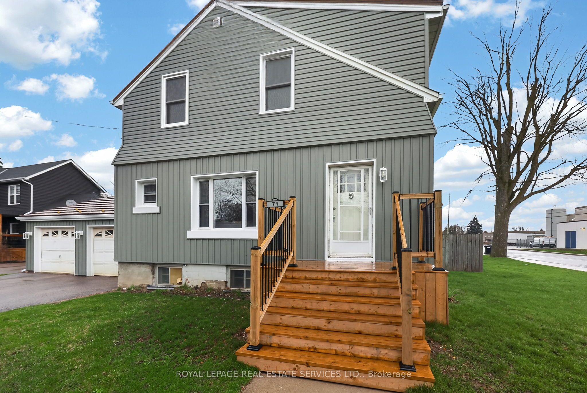 71 Centre Street S Property Photo 2