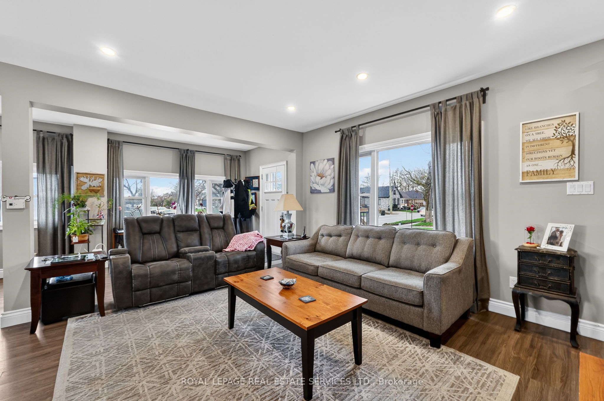 71 Centre Street S Property Photo 7